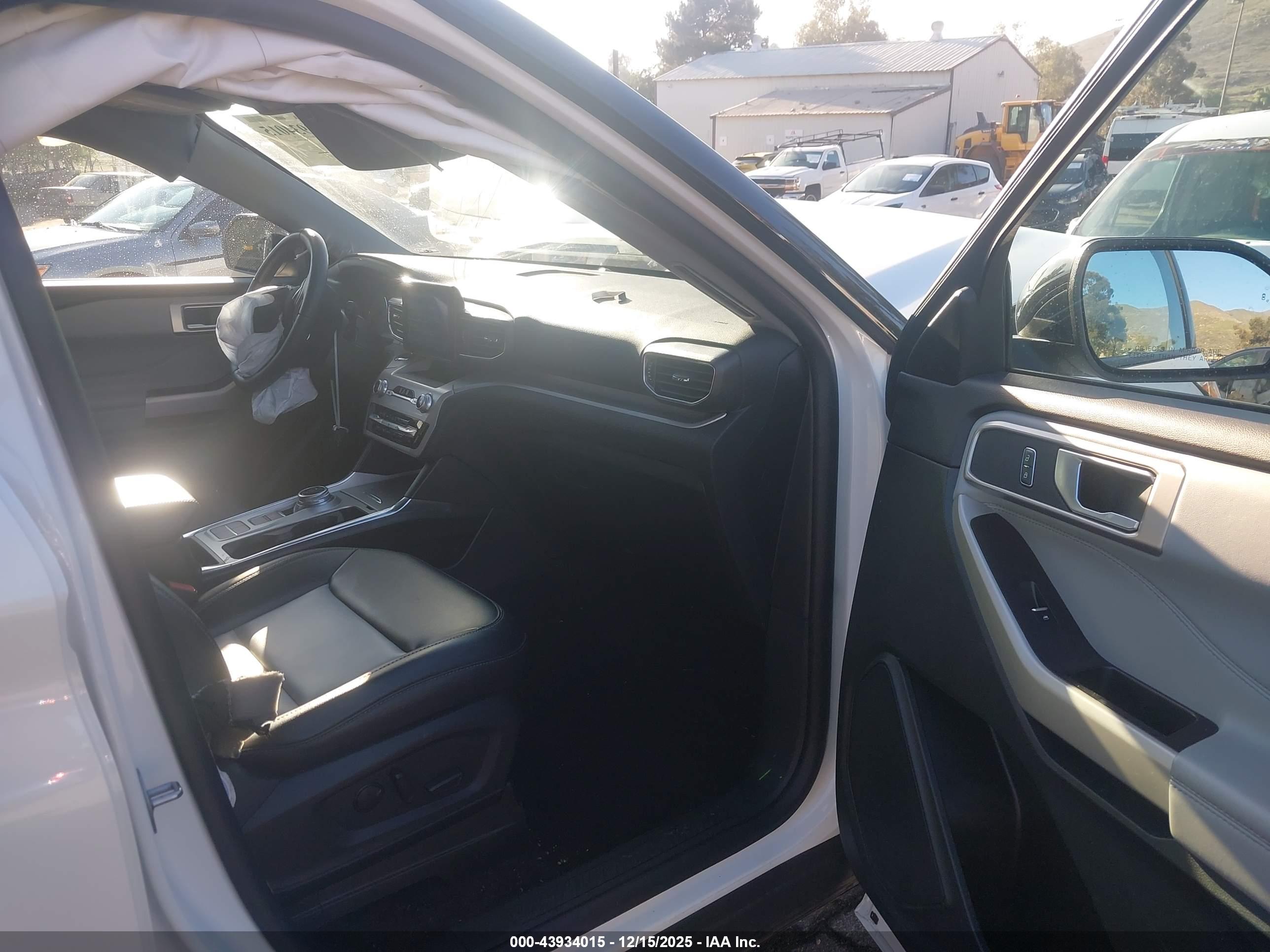 FORD EXPLORER image 5