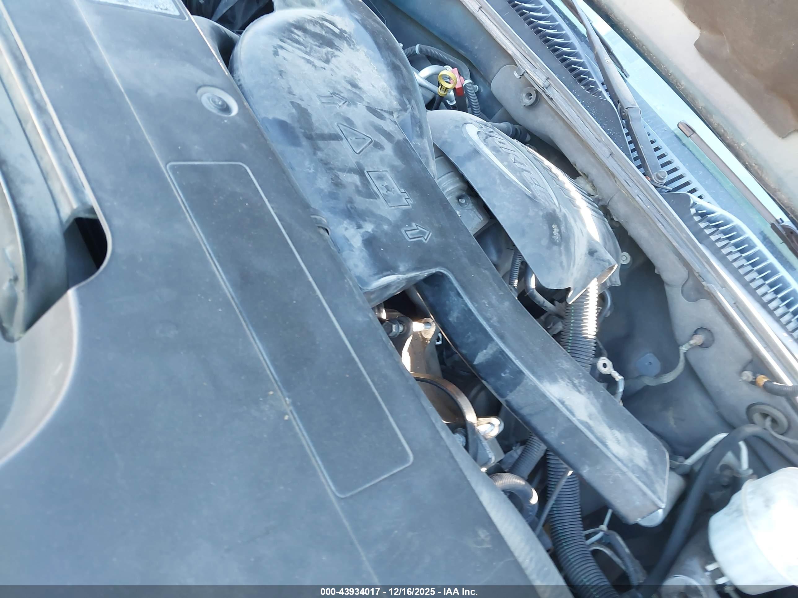 CHEVROLET AVALANCHE image 10