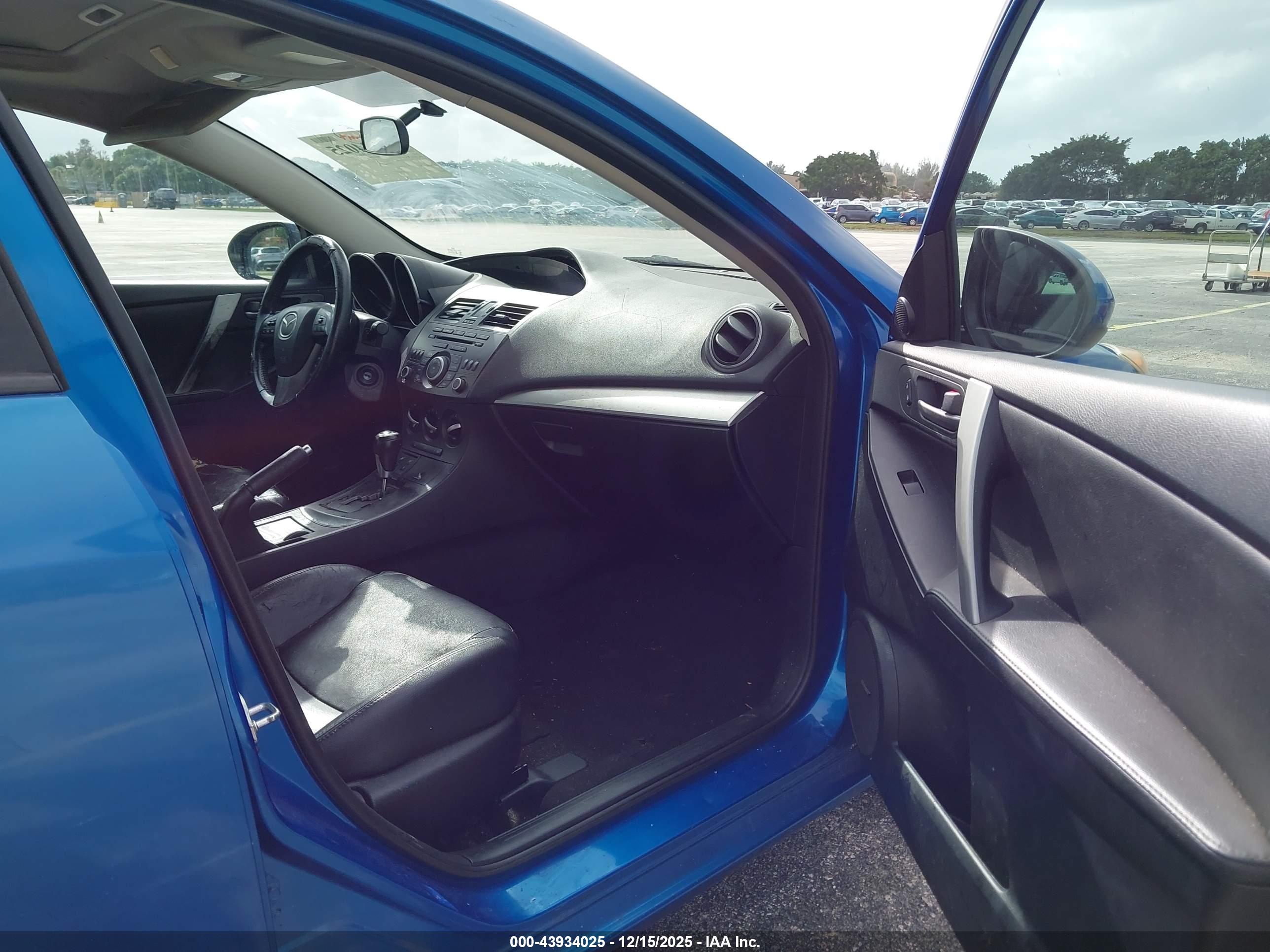 MAZDA MAZDA3 image 5