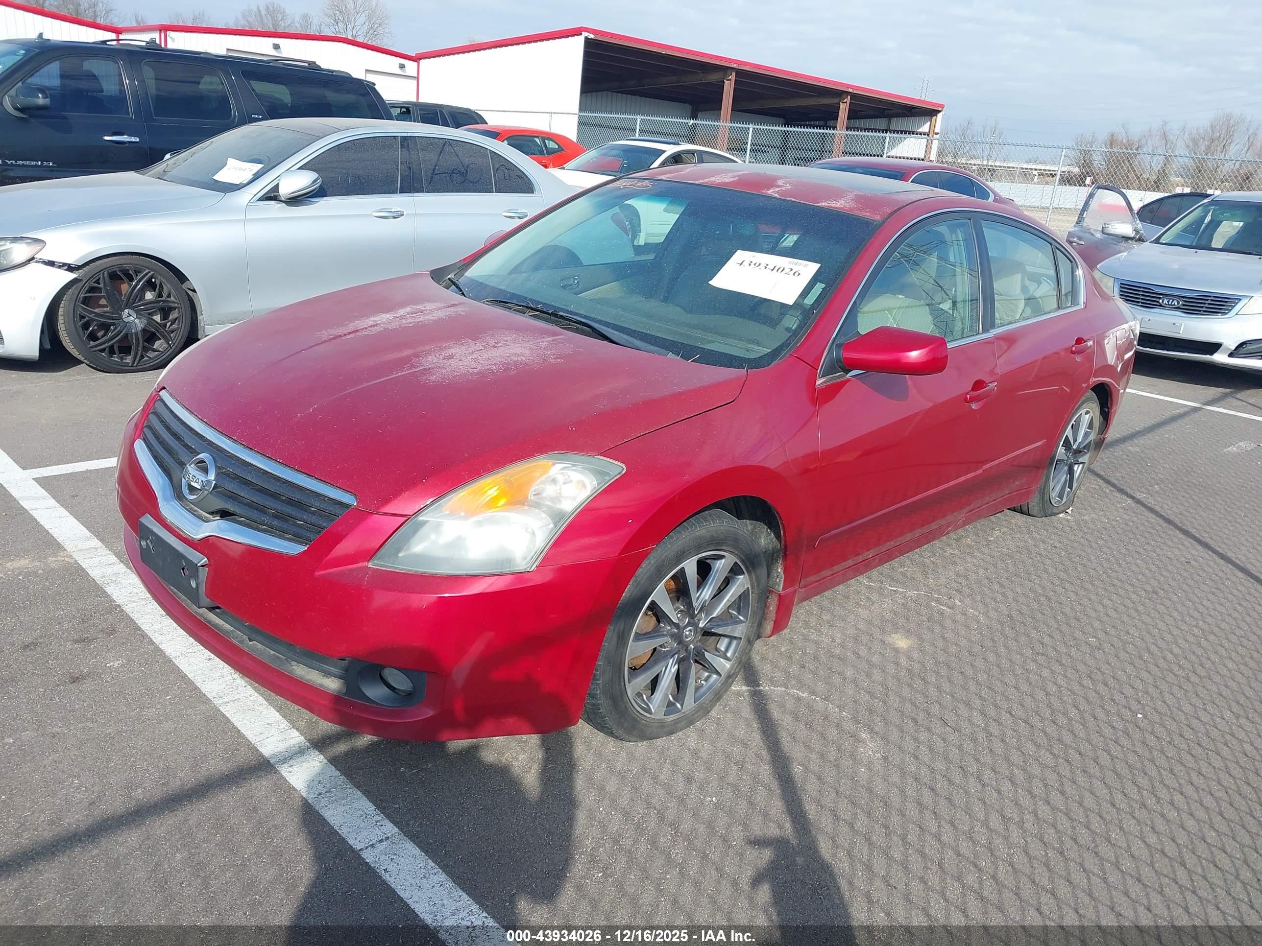 NISSAN ALTIMA image 2