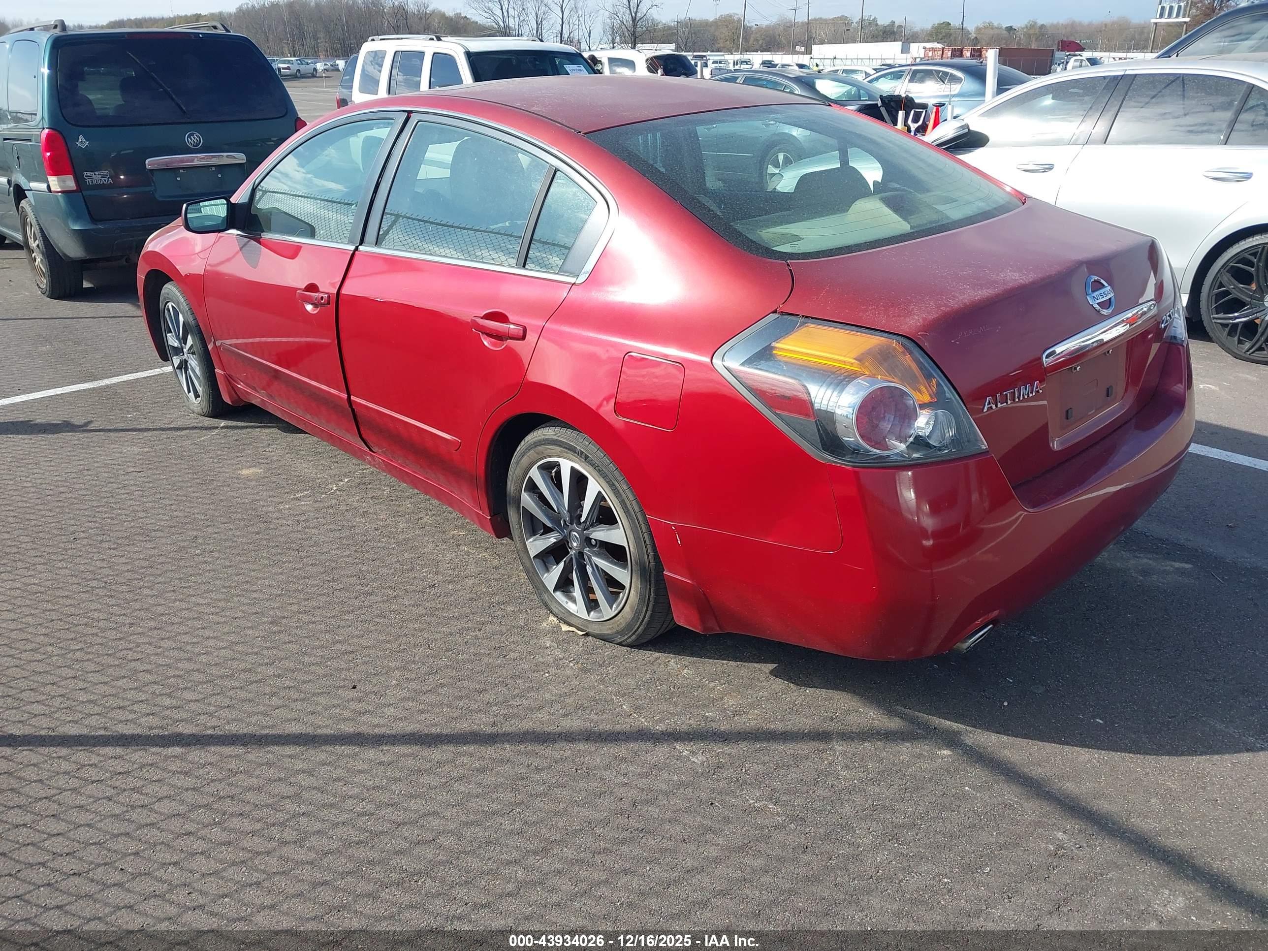 NISSAN ALTIMA image 3