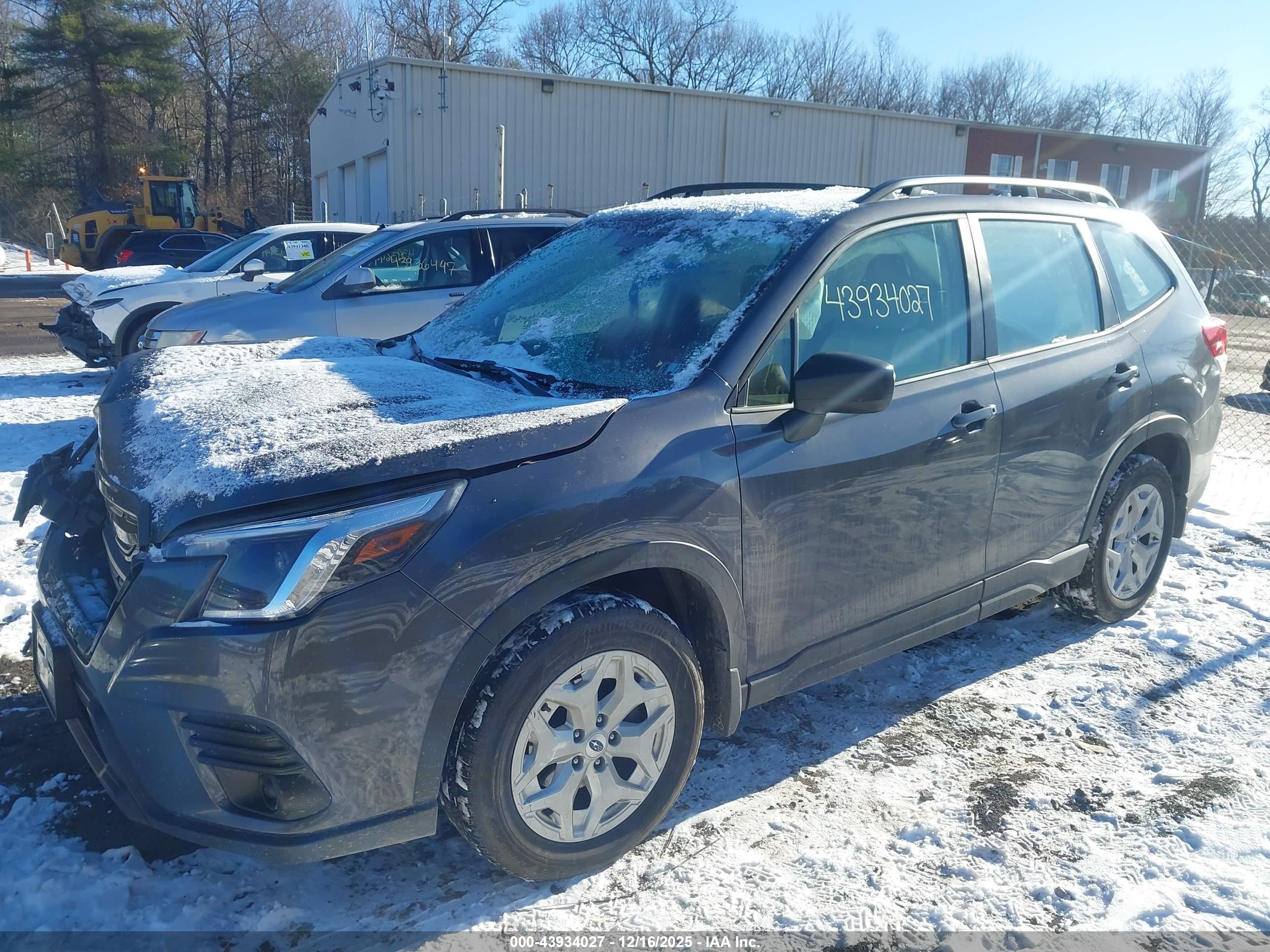 SUBARU FORESTER image 2