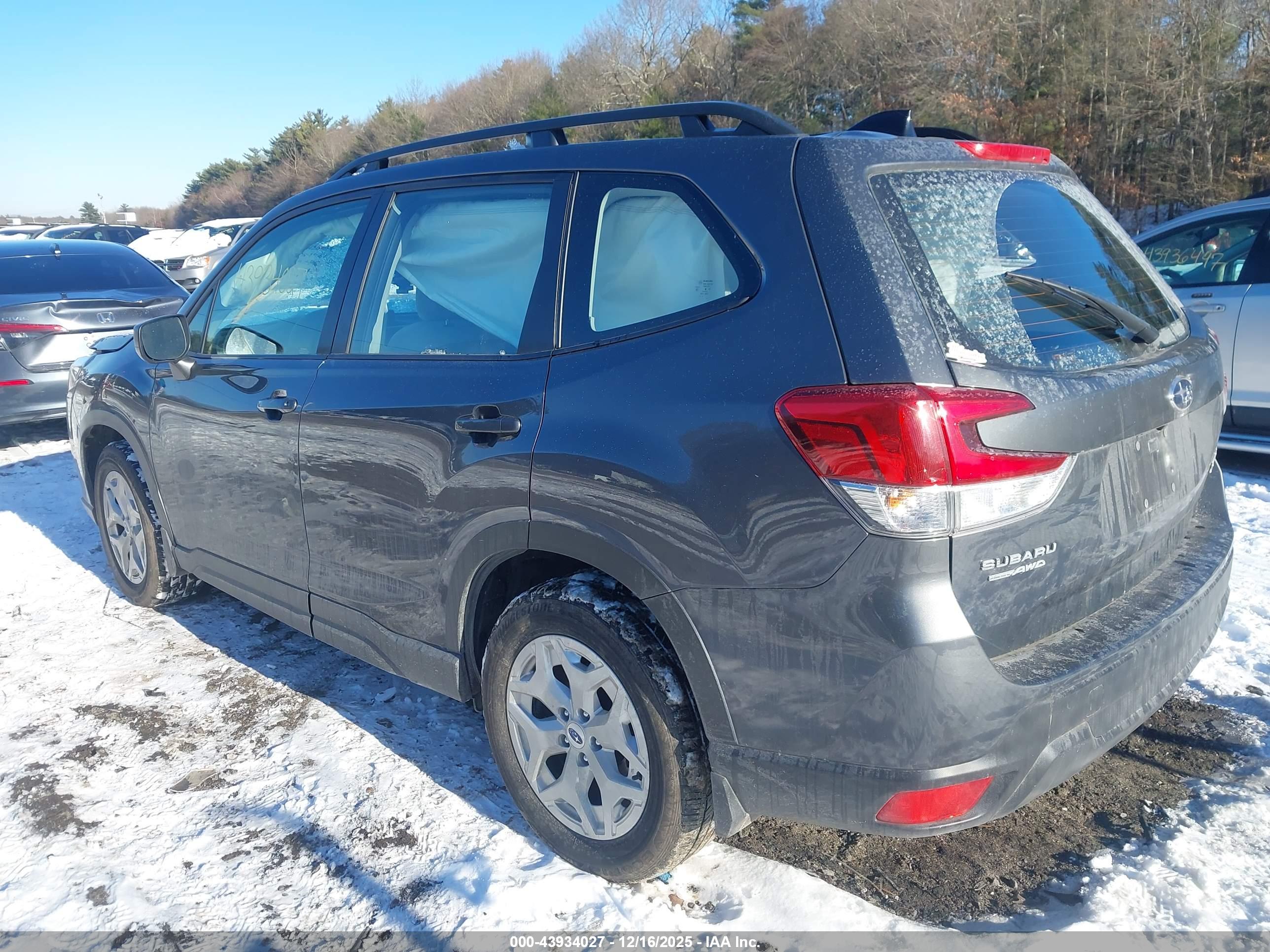SUBARU FORESTER image 3