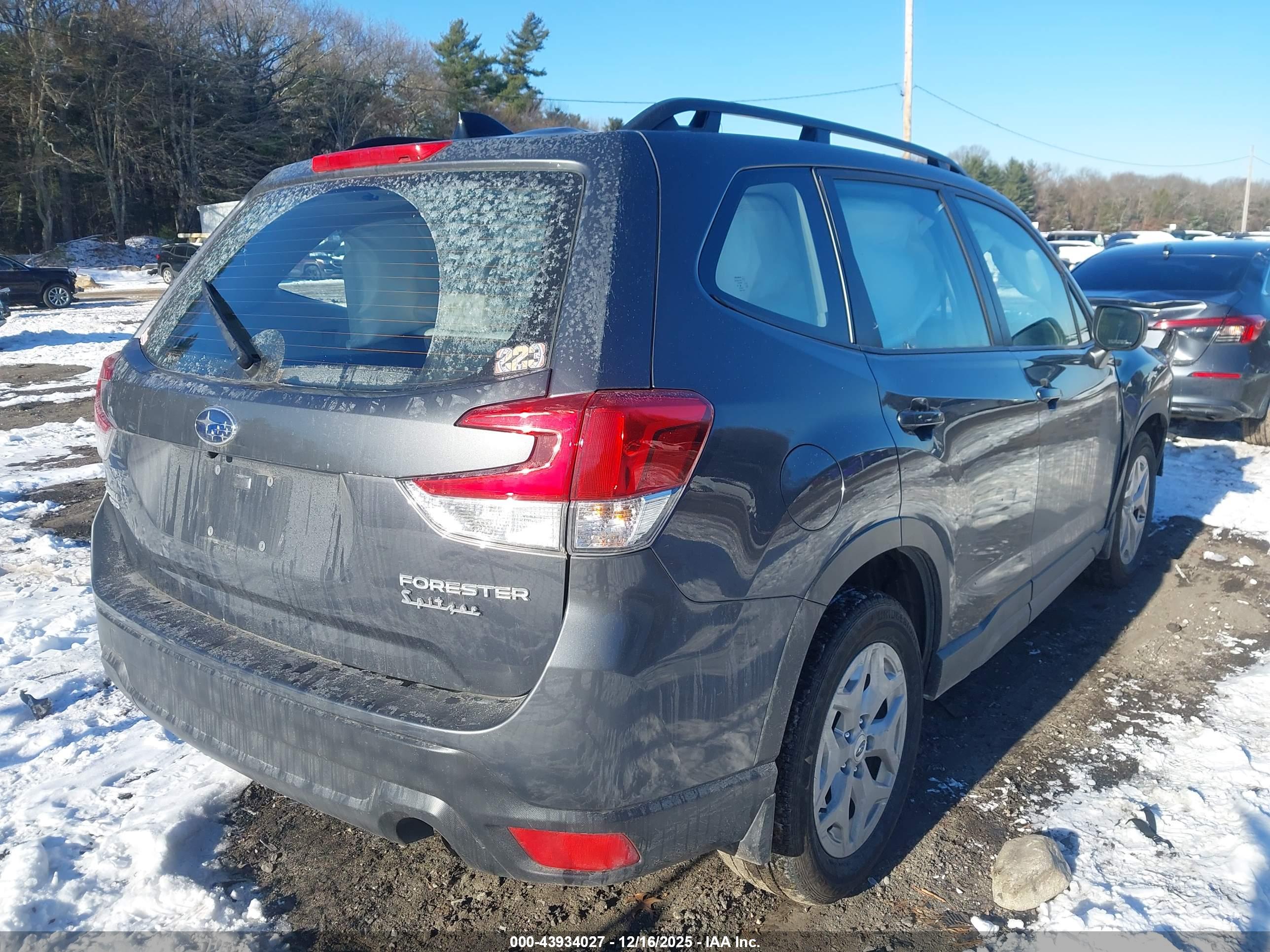 SUBARU FORESTER image 4
