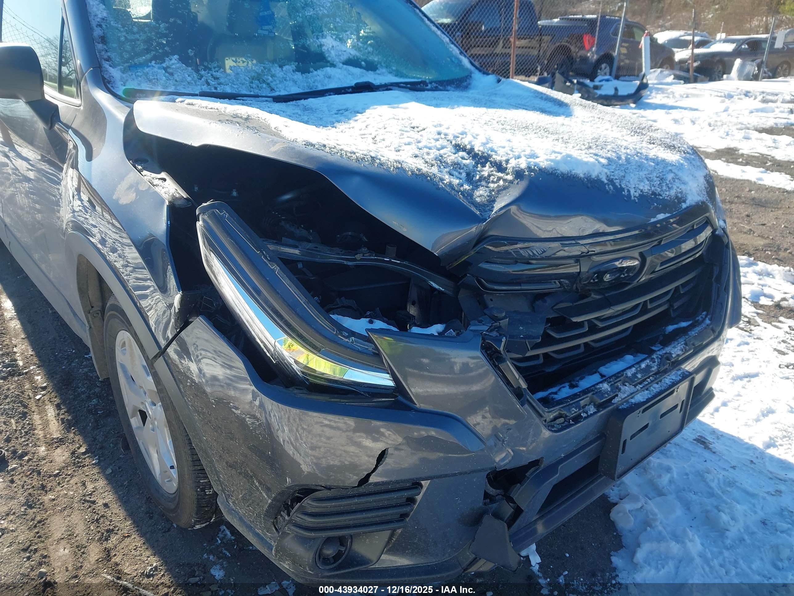 SUBARU FORESTER image 6
