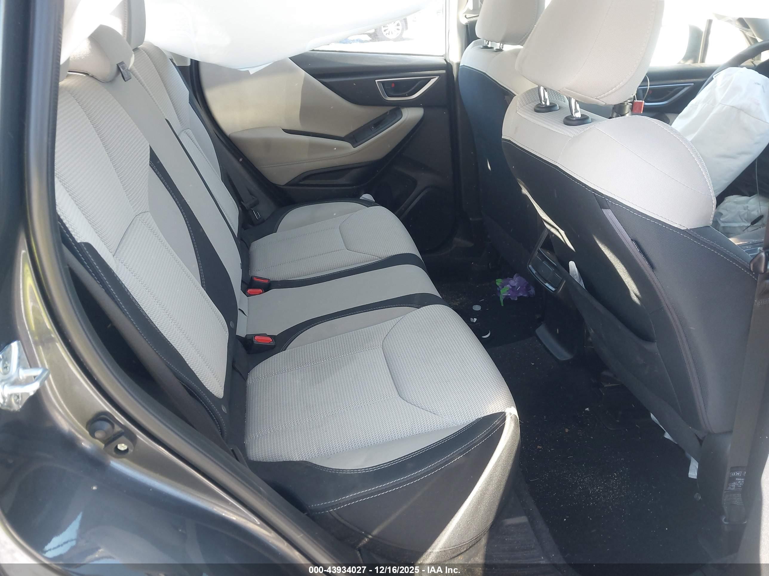 SUBARU FORESTER image 8