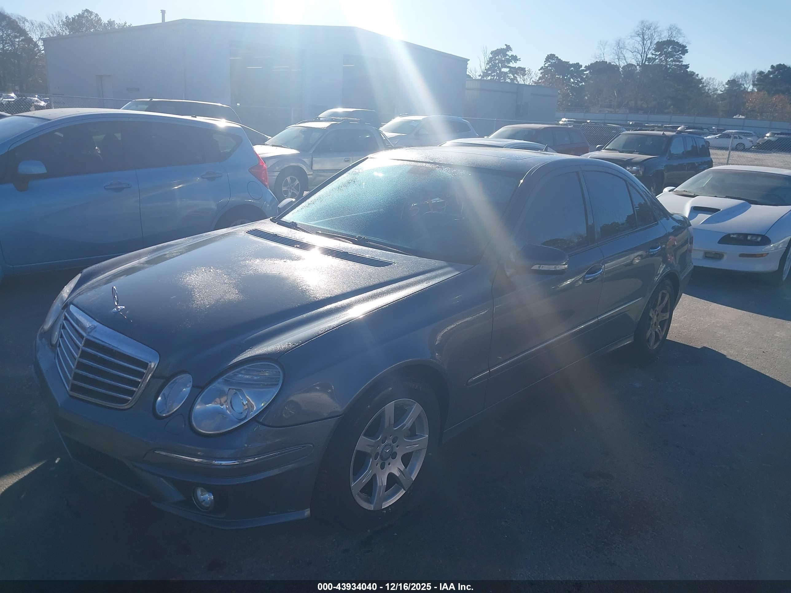 MERCEDES-BENZ E image 2