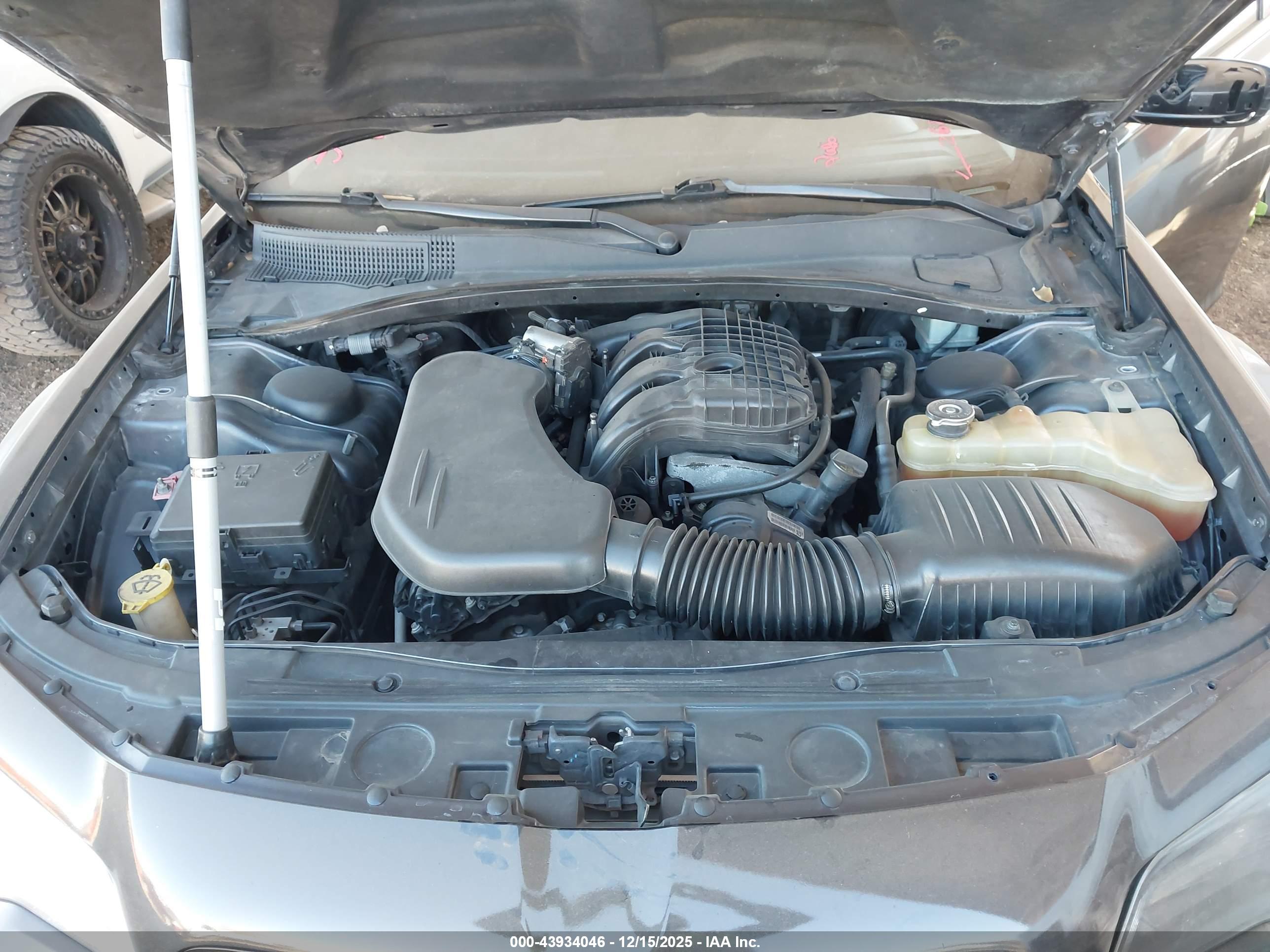 CHRYSLER 300C image 10