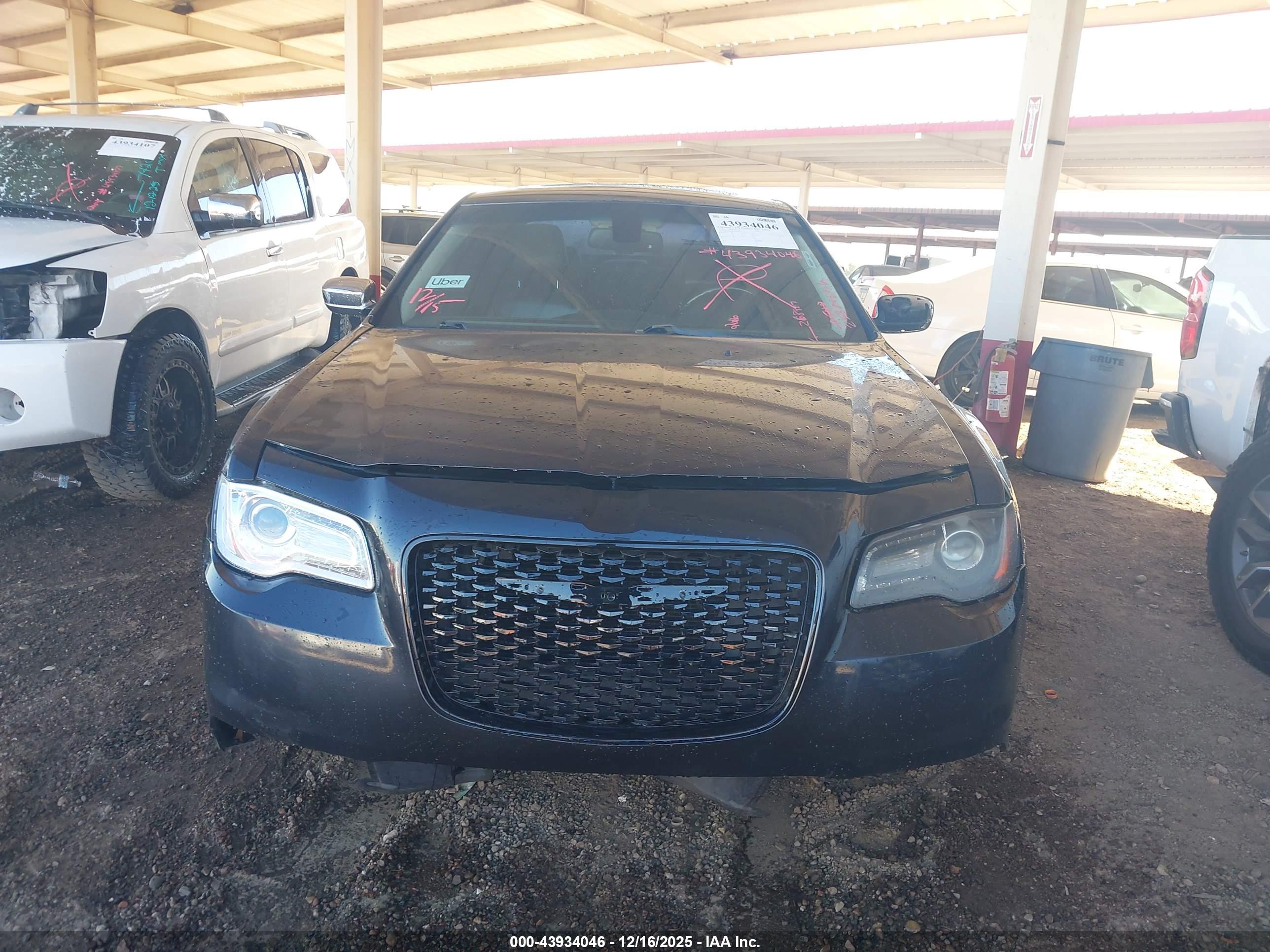 CHRYSLER 300C image 6