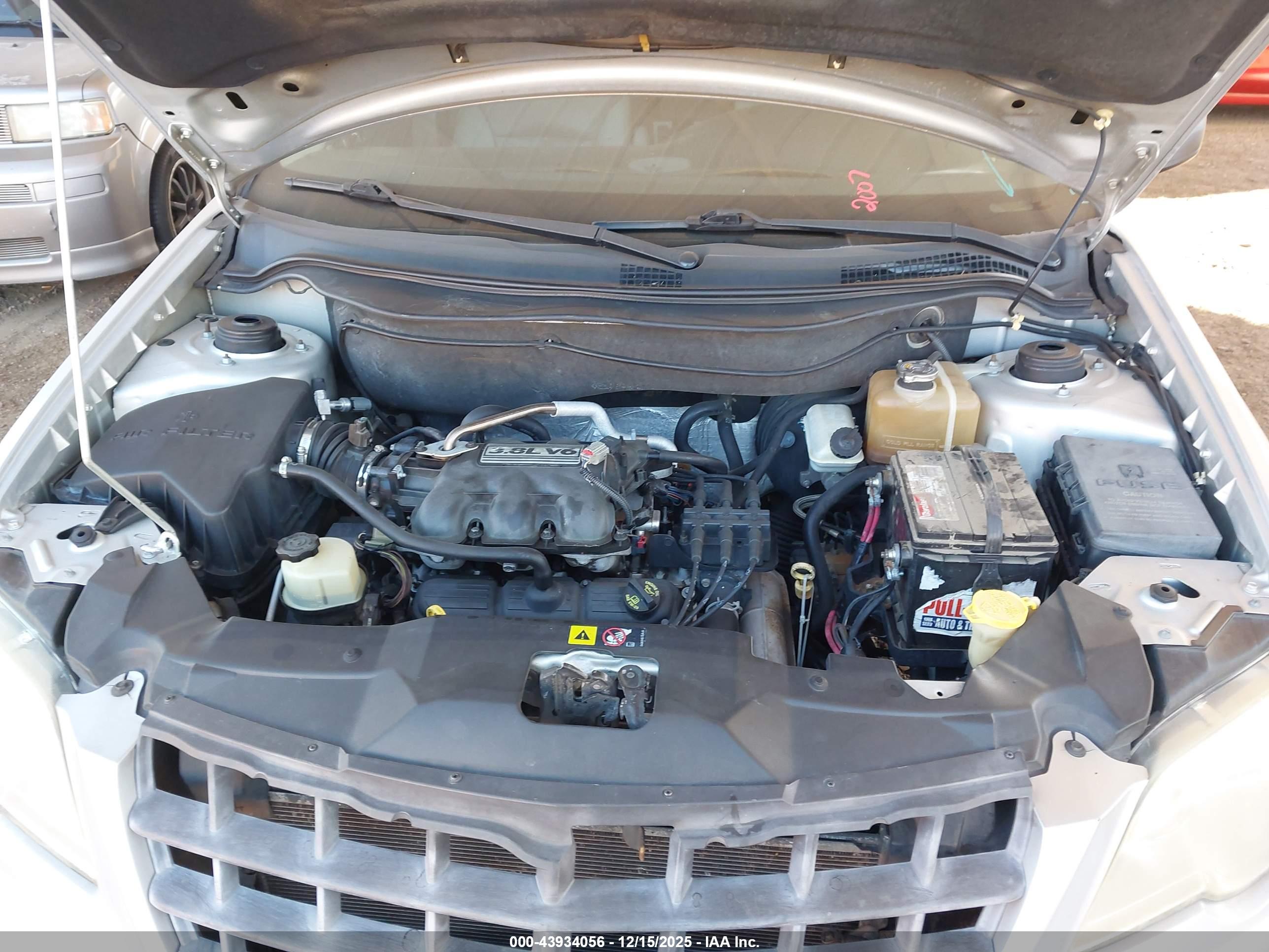 CHRYSLER PACIFICA image 10