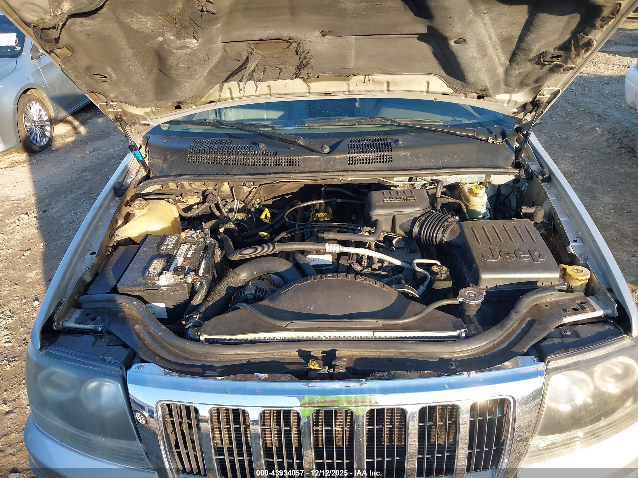 JEEP GRAND image 10