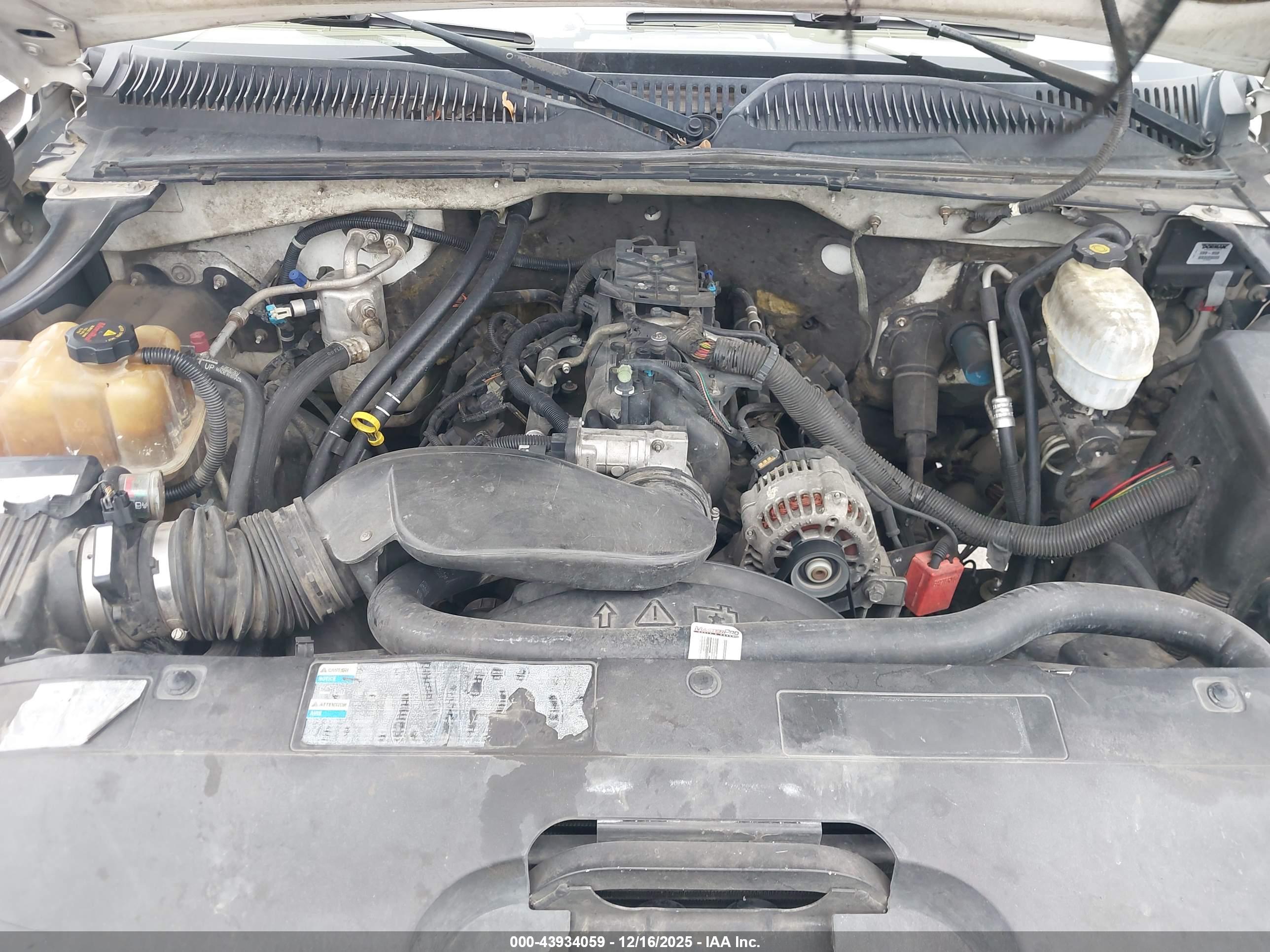 CHEVROLET SILVERADO image 10