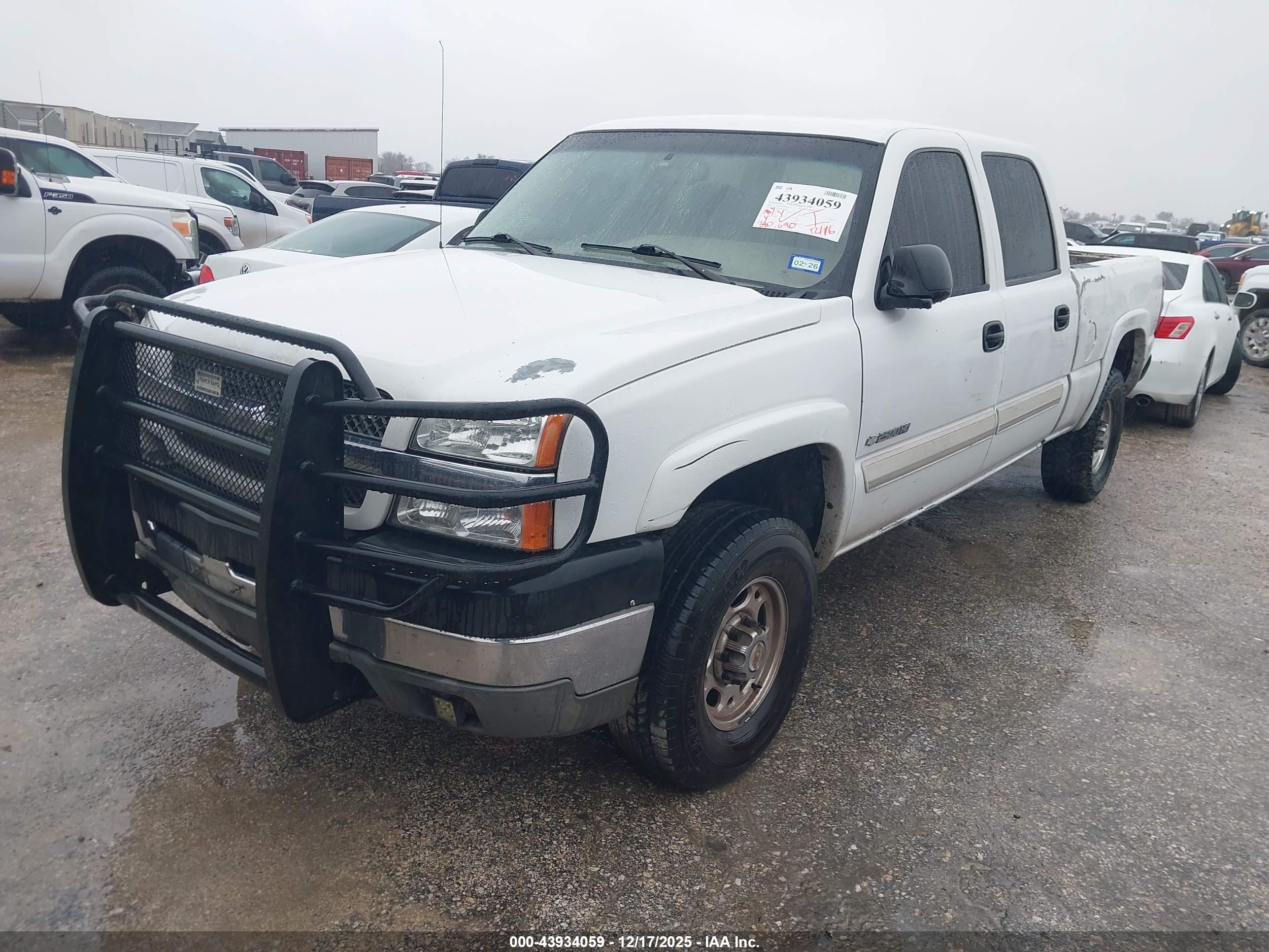 CHEVROLET SILVERADO image 2