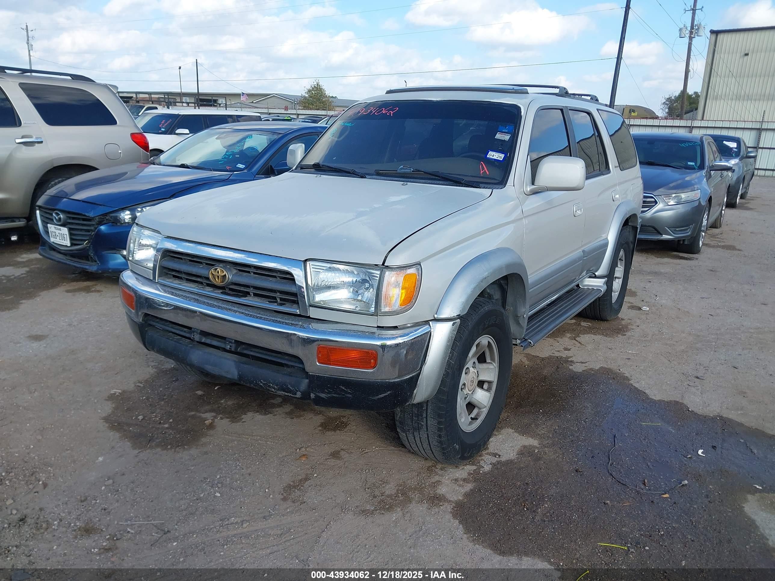 TOYOTA 4RUNNER image 2