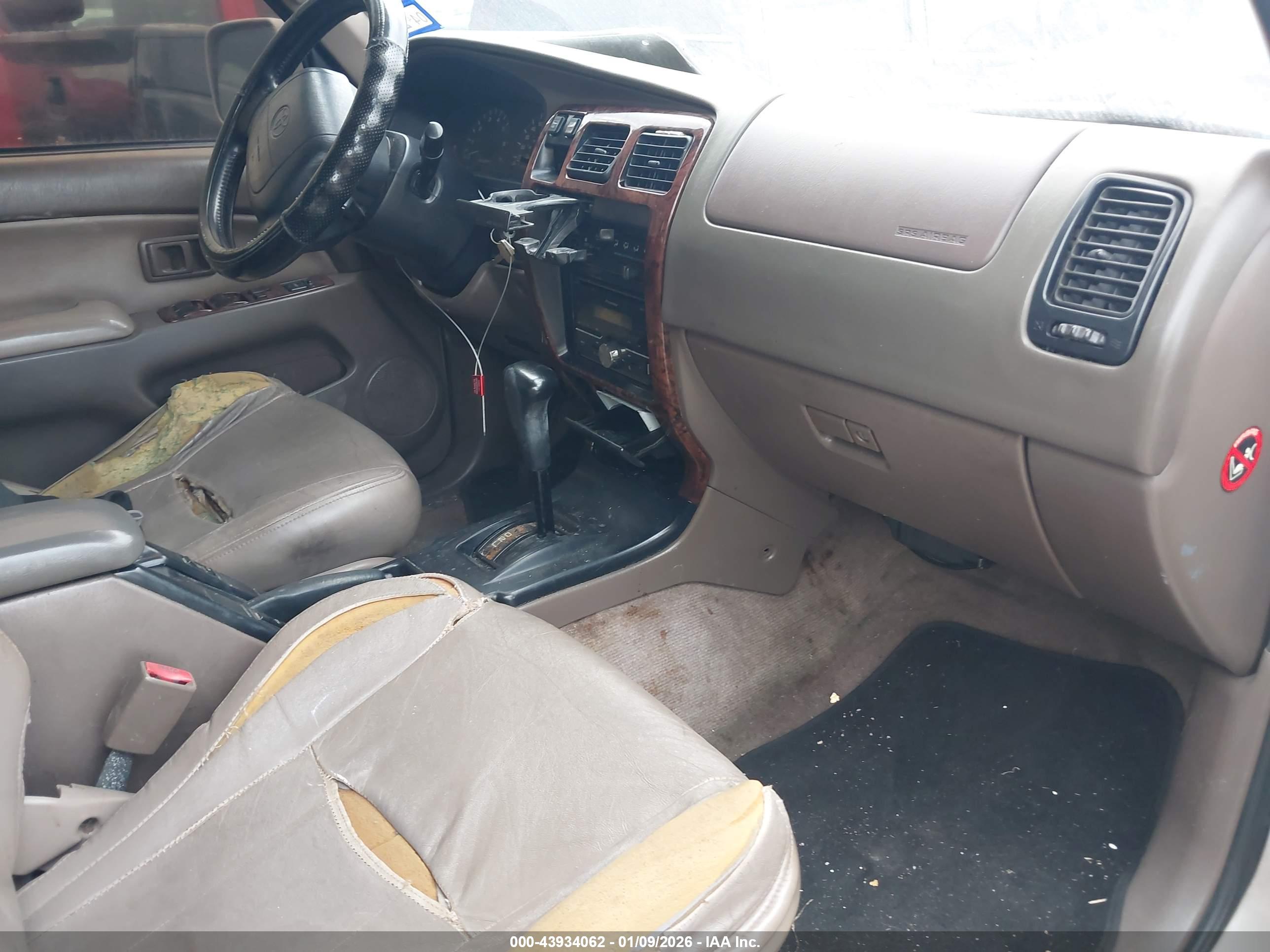TOYOTA 4RUNNER image 5