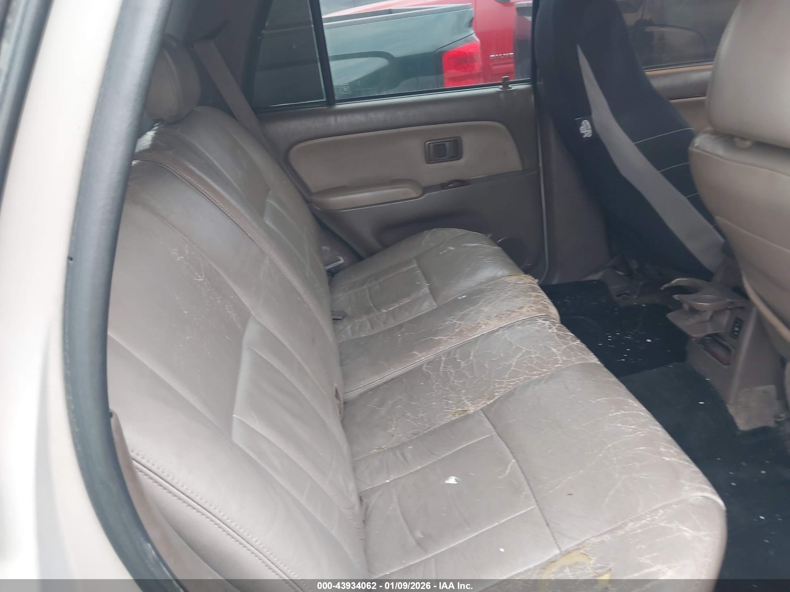 TOYOTA 4RUNNER image 8