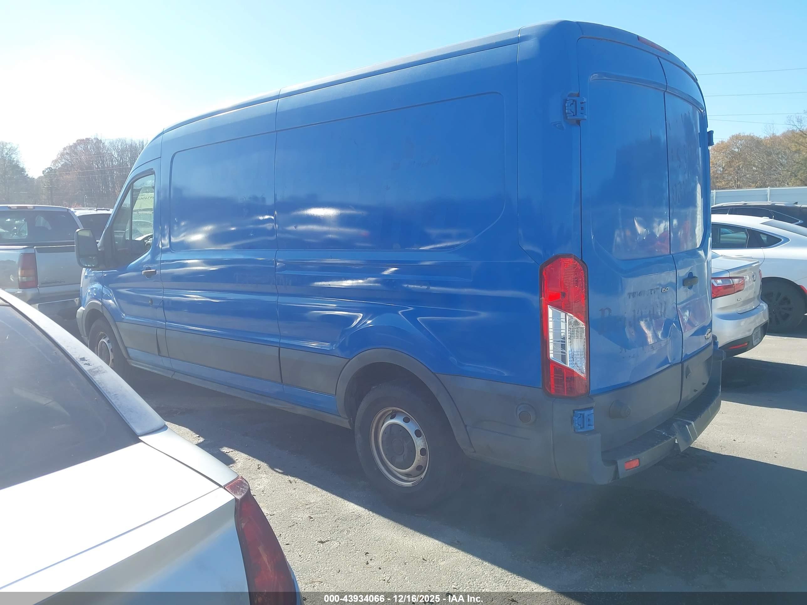 FORD TRANSIT-150 image 3