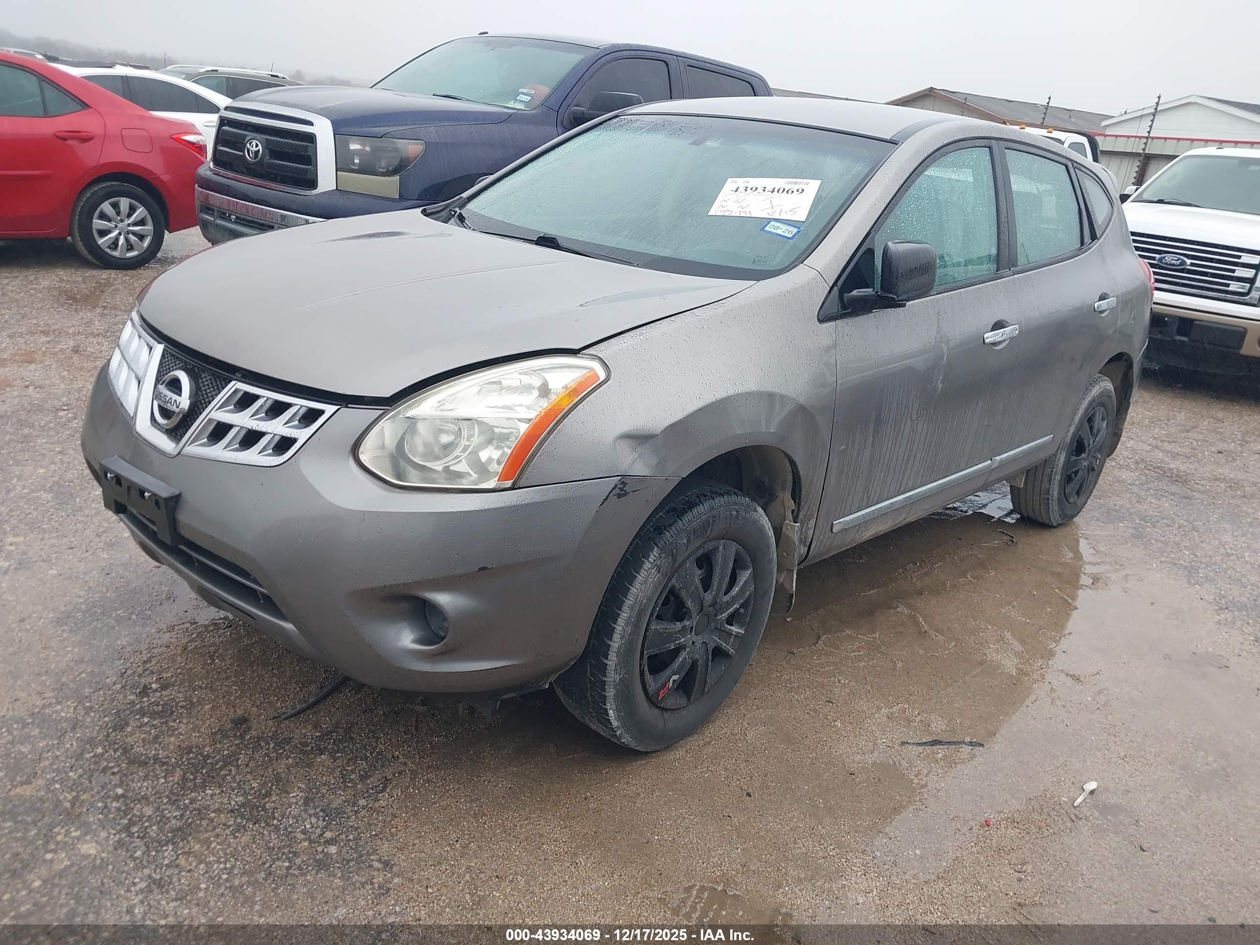 NISSAN ROGUE image 2