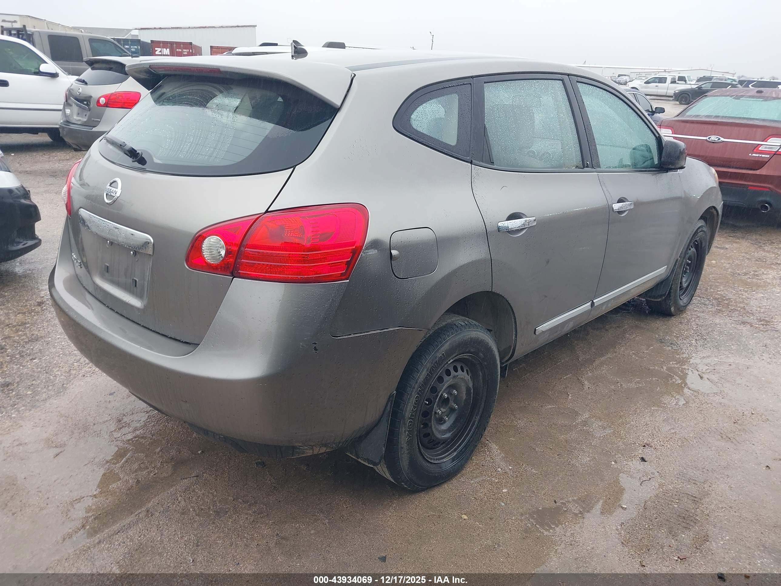 NISSAN ROGUE image 4
