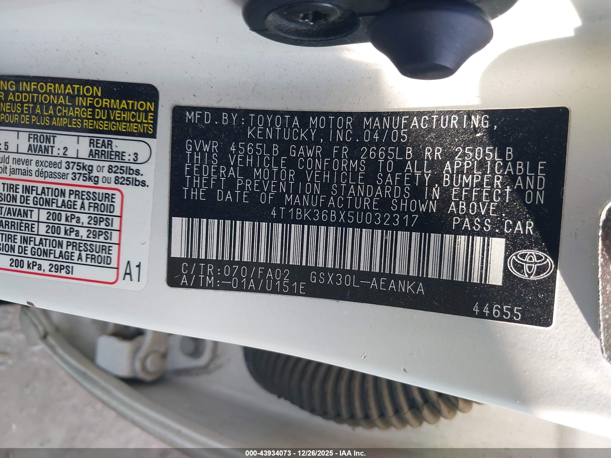 TOYOTA AVALON image 9