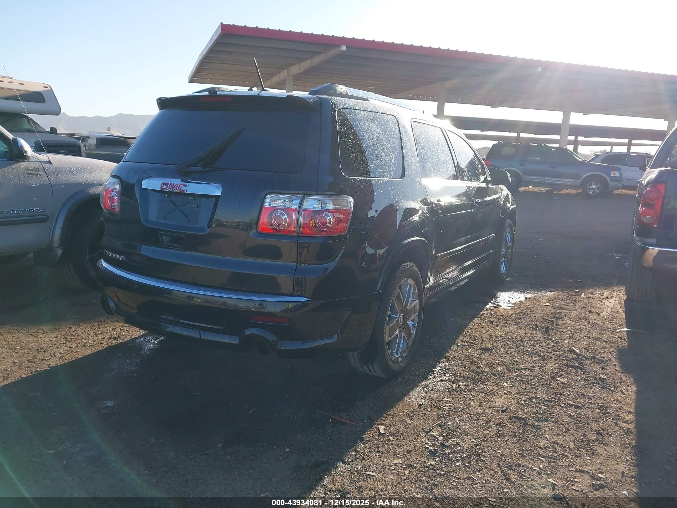 GMC ACADIA image 4