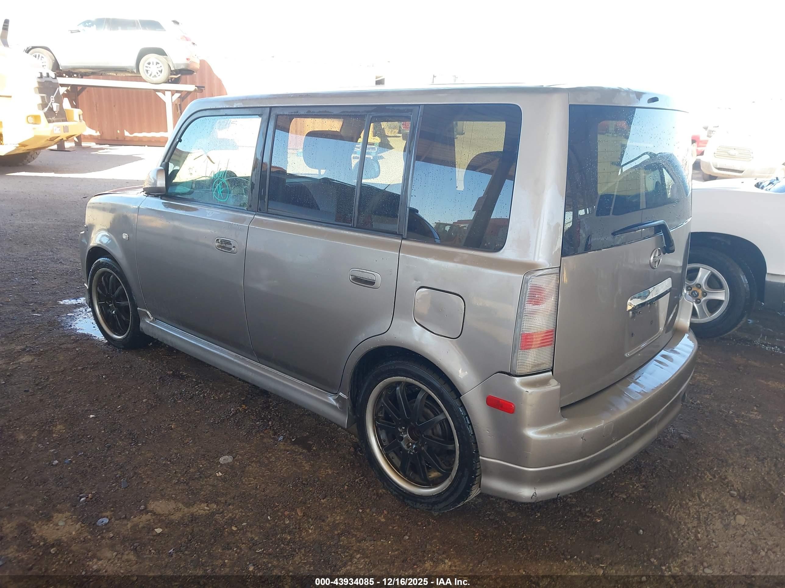SCION XB image 3