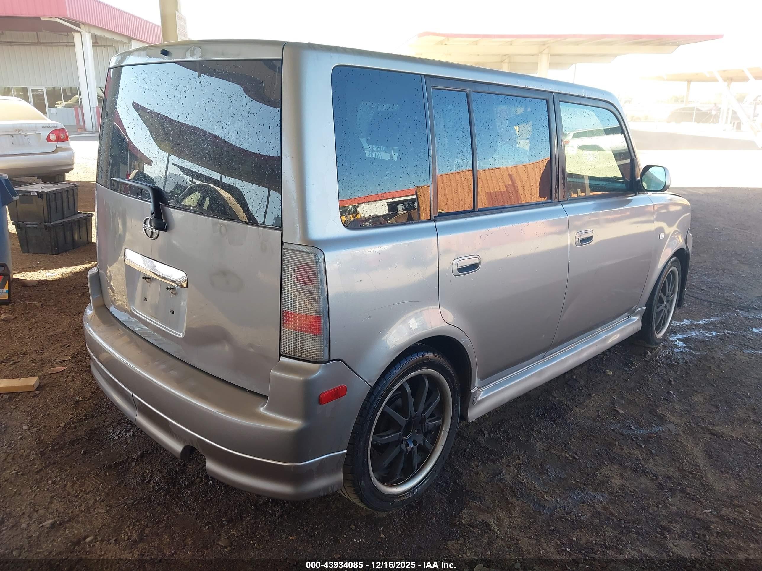 SCION XB image 4