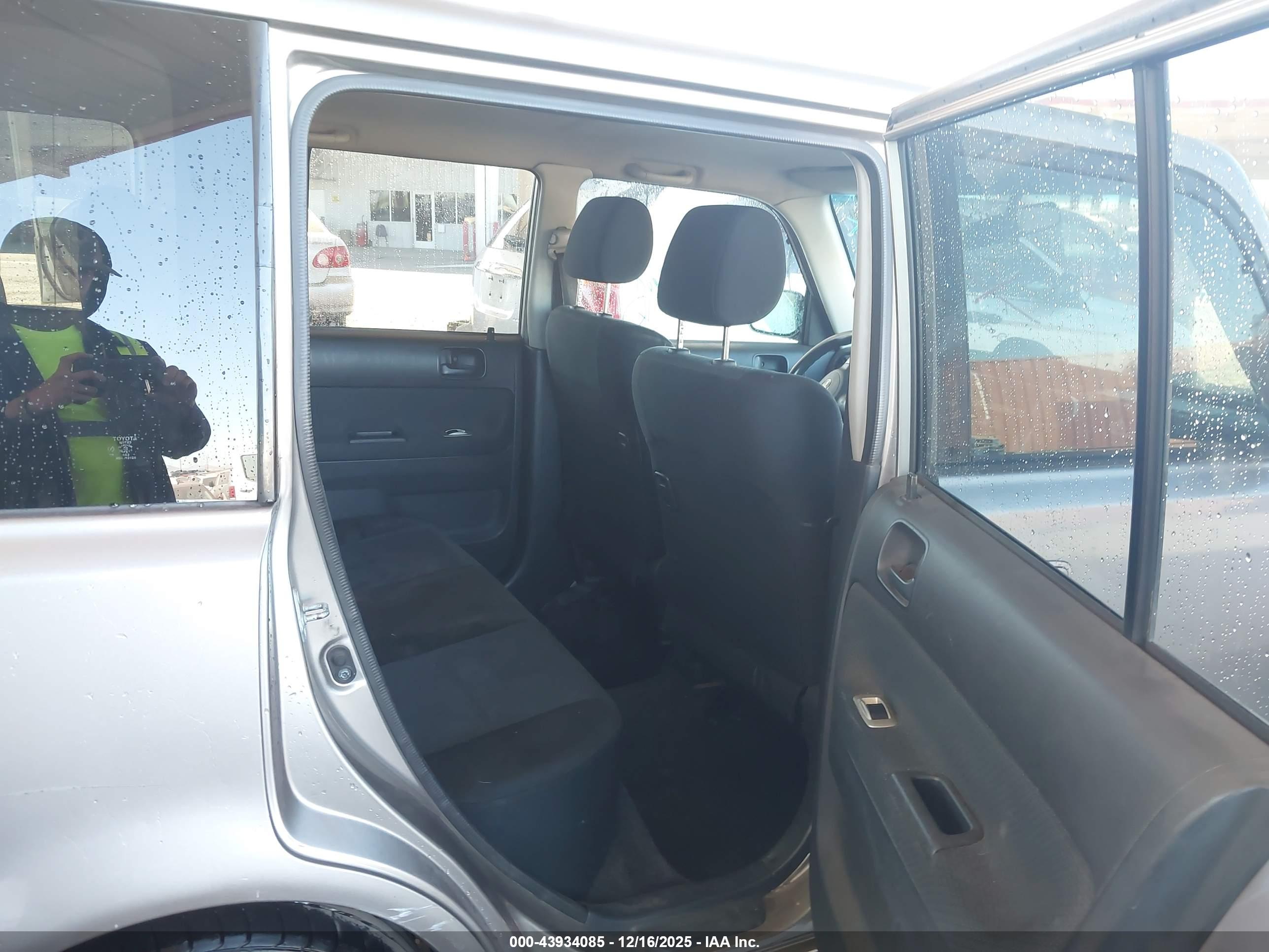 SCION XB image 8