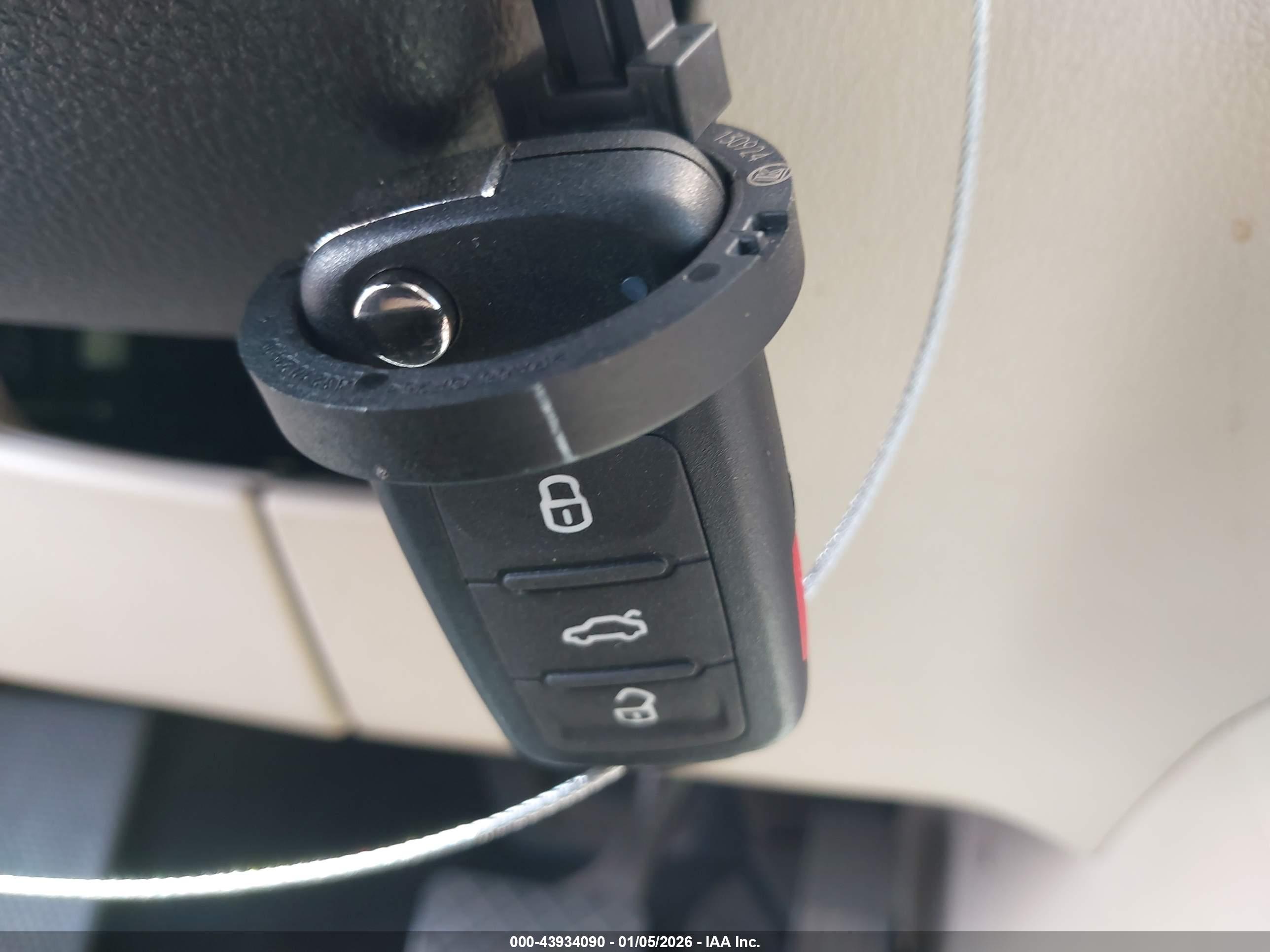 VOLKSWAGEN TIGUAN image 11