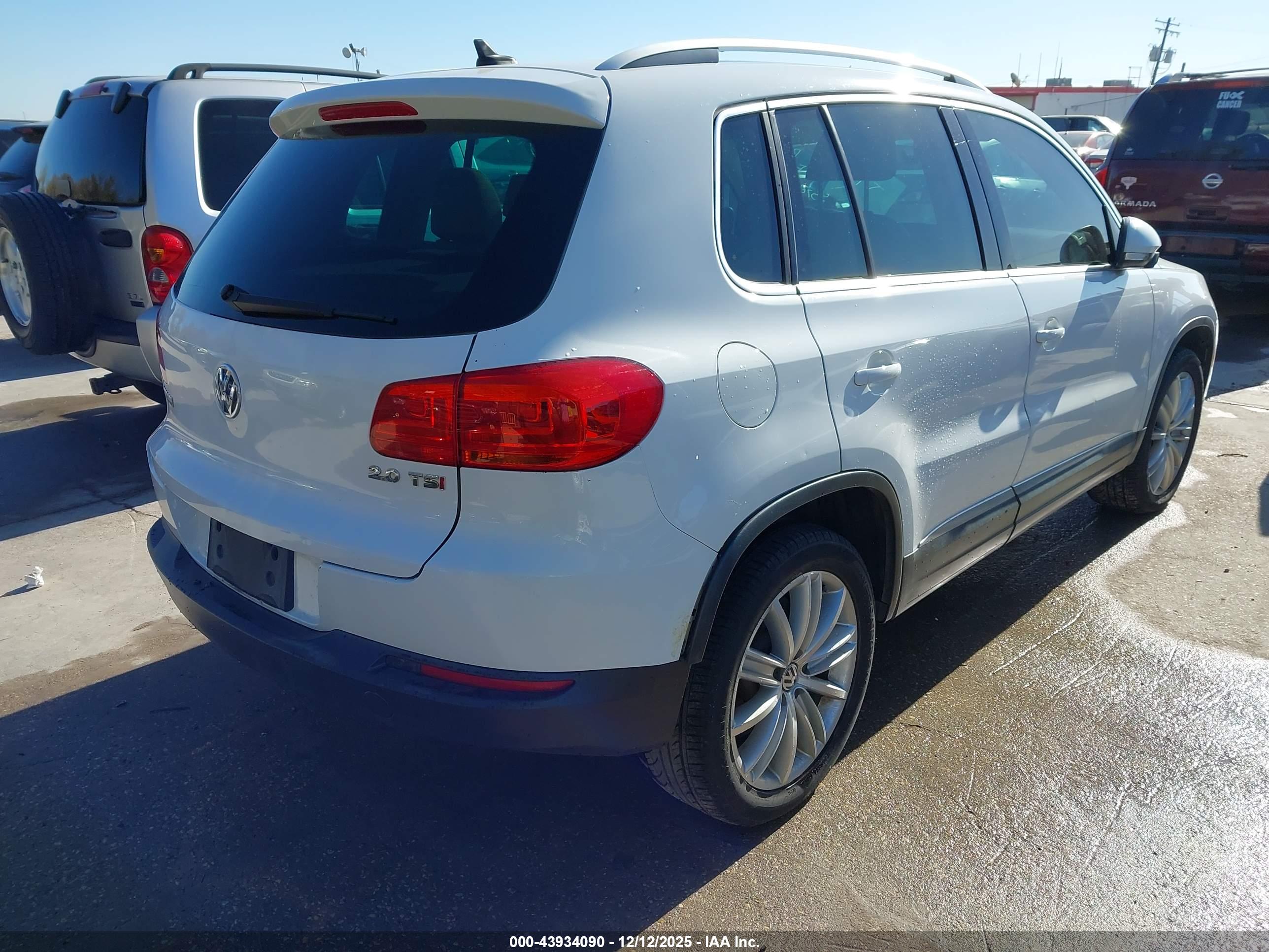 VOLKSWAGEN TIGUAN image 4