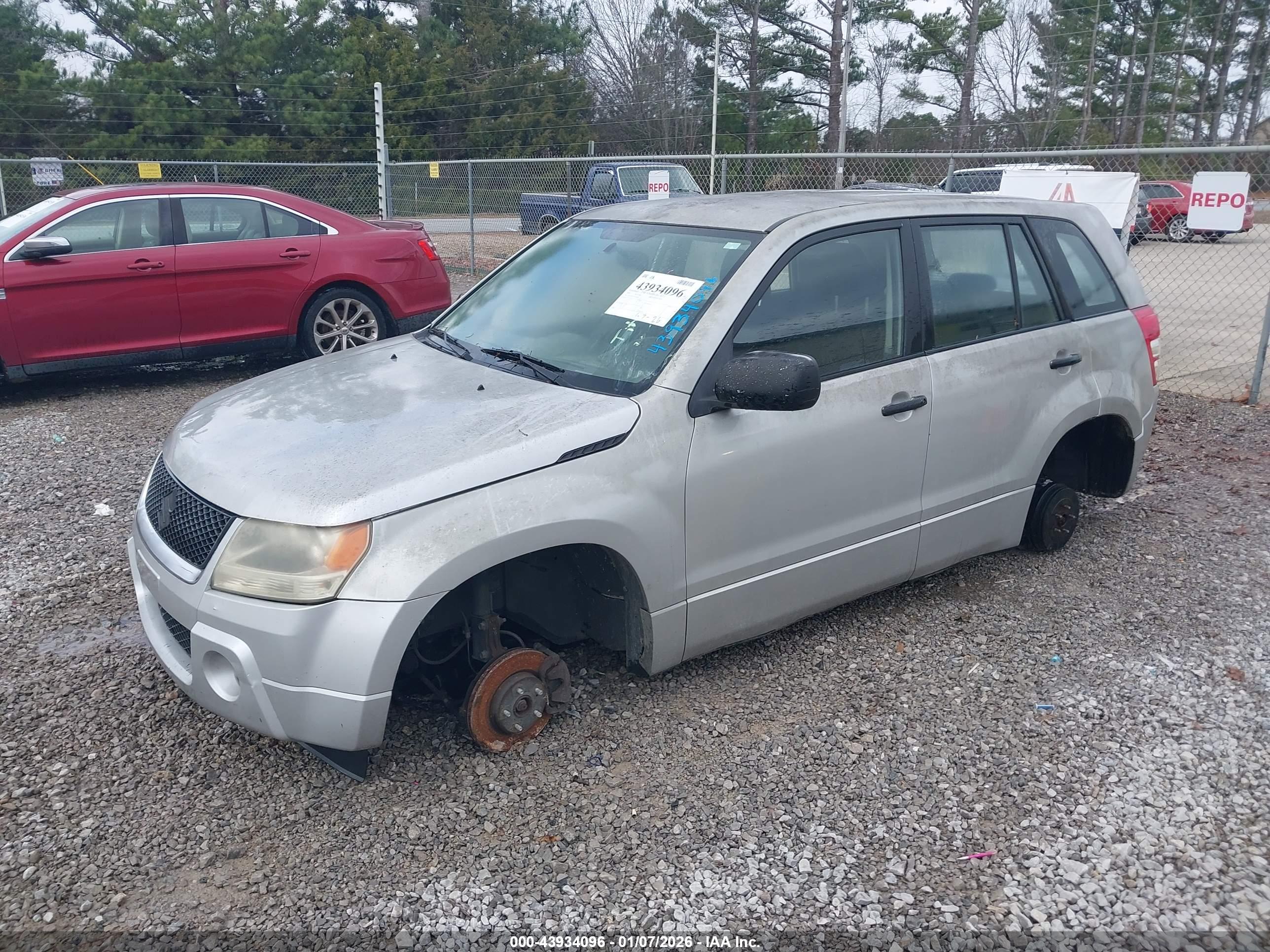 SUZUKI GRAND image 2