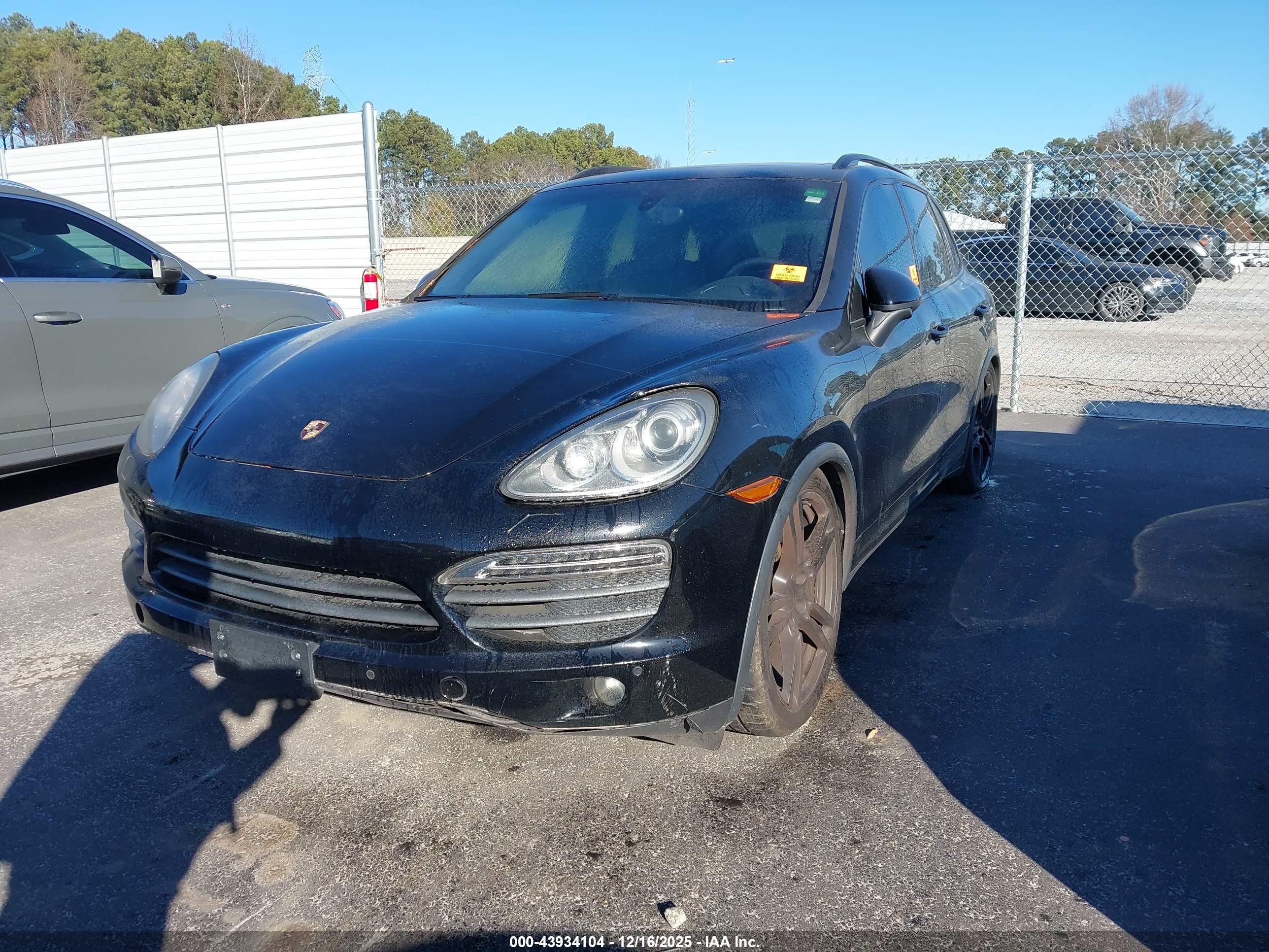 PORSCHE CAYENNE image 2