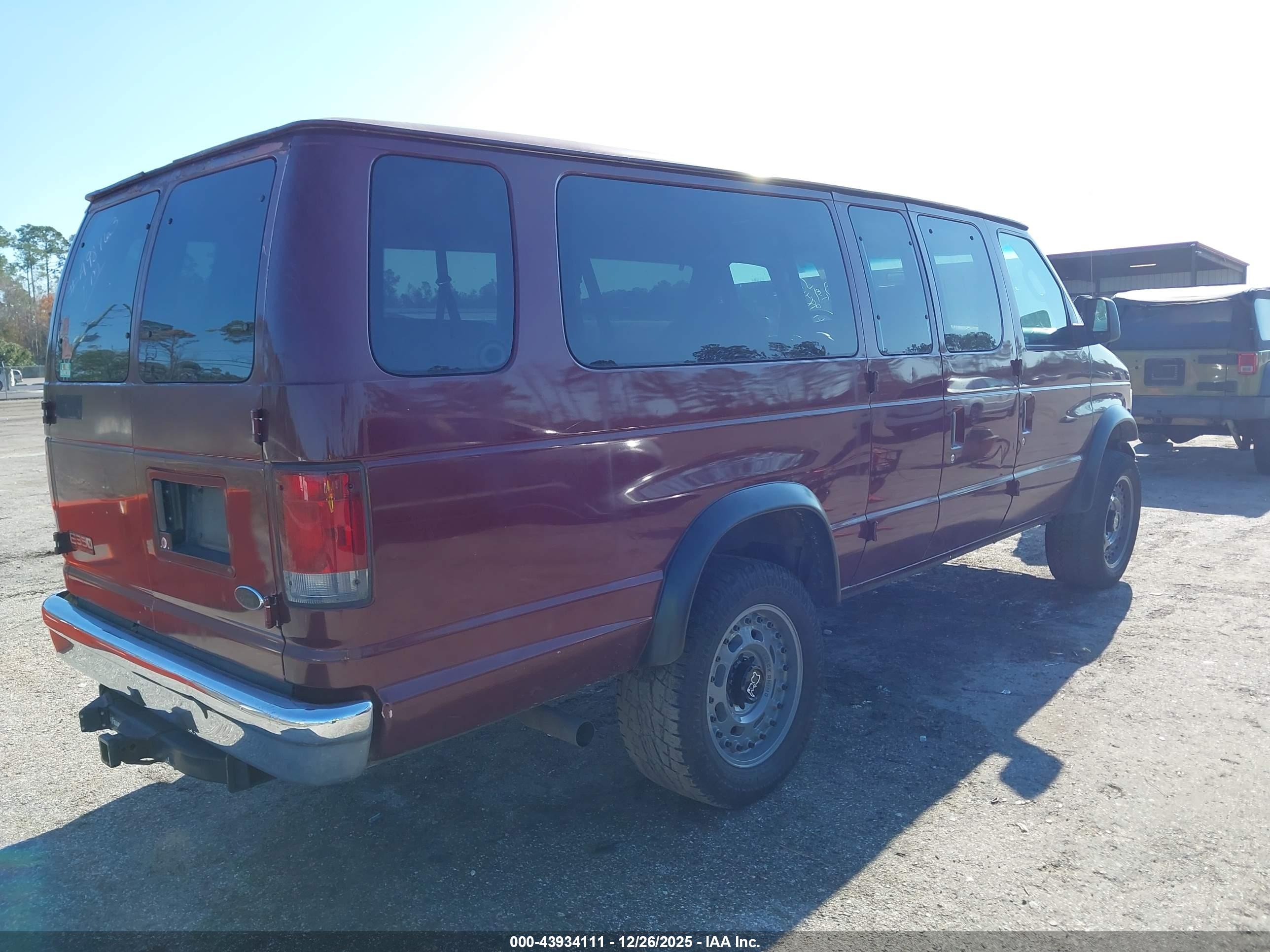 FORD E-350 image 4