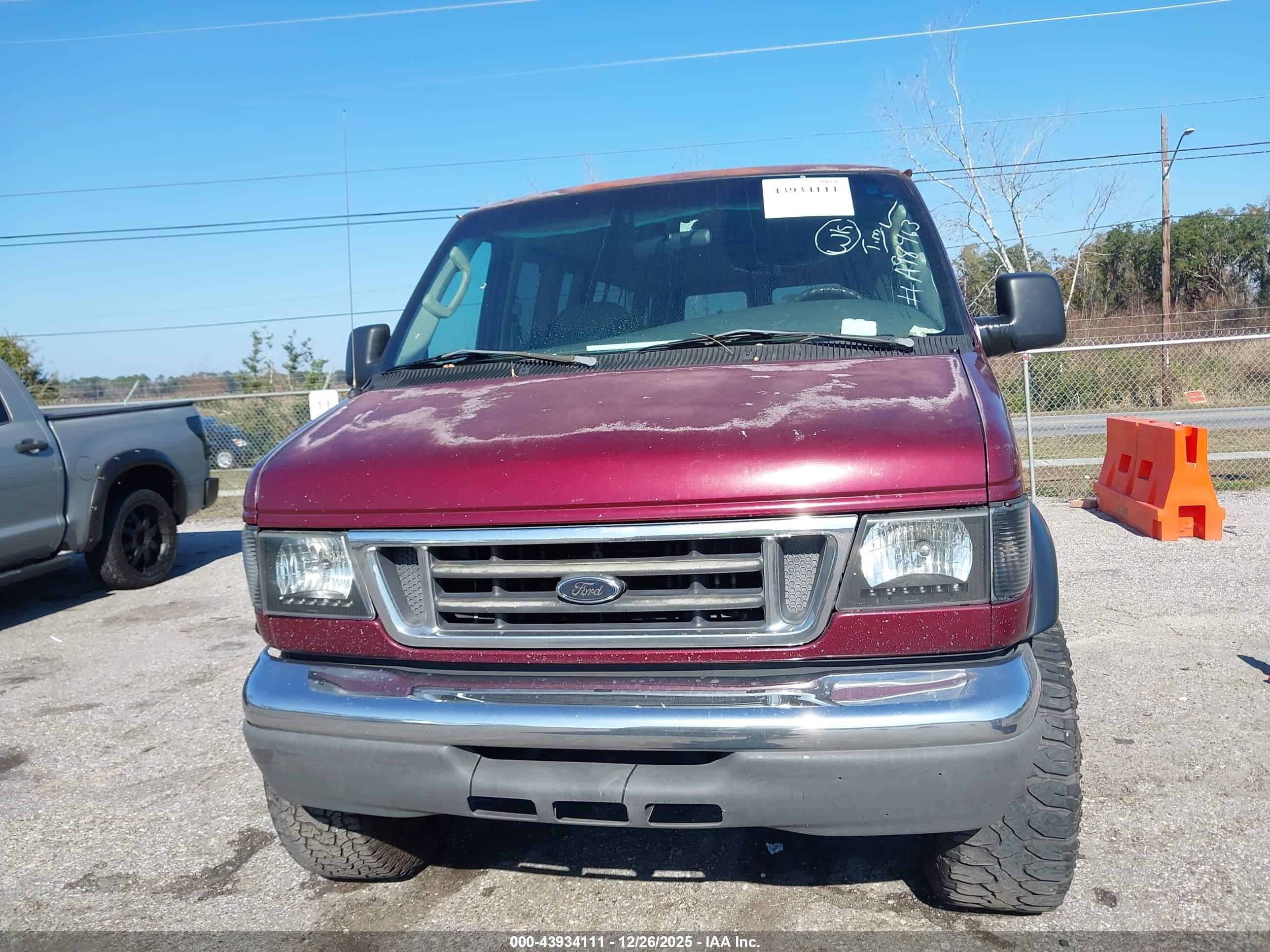 FORD E-350 image 6