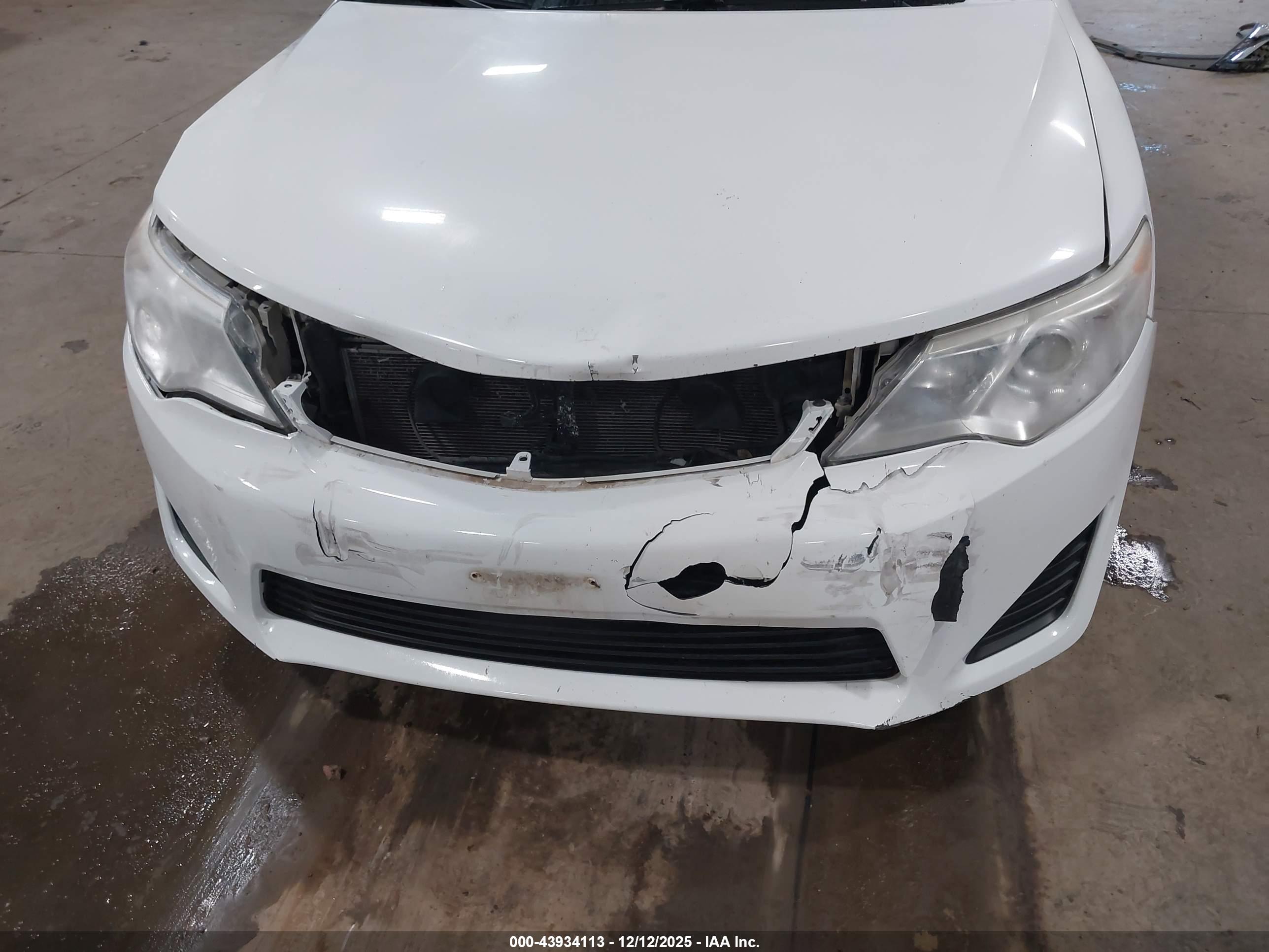 TOYOTA CAMRY image 6