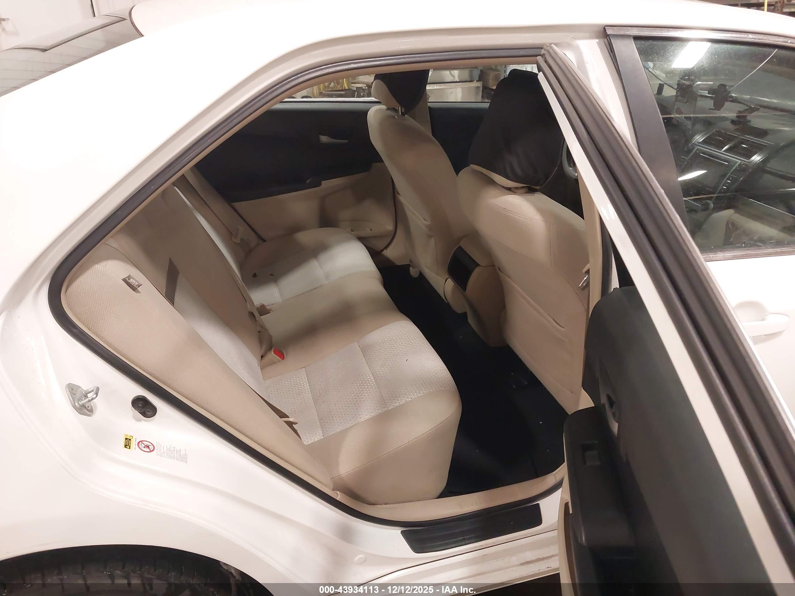 TOYOTA CAMRY image 8