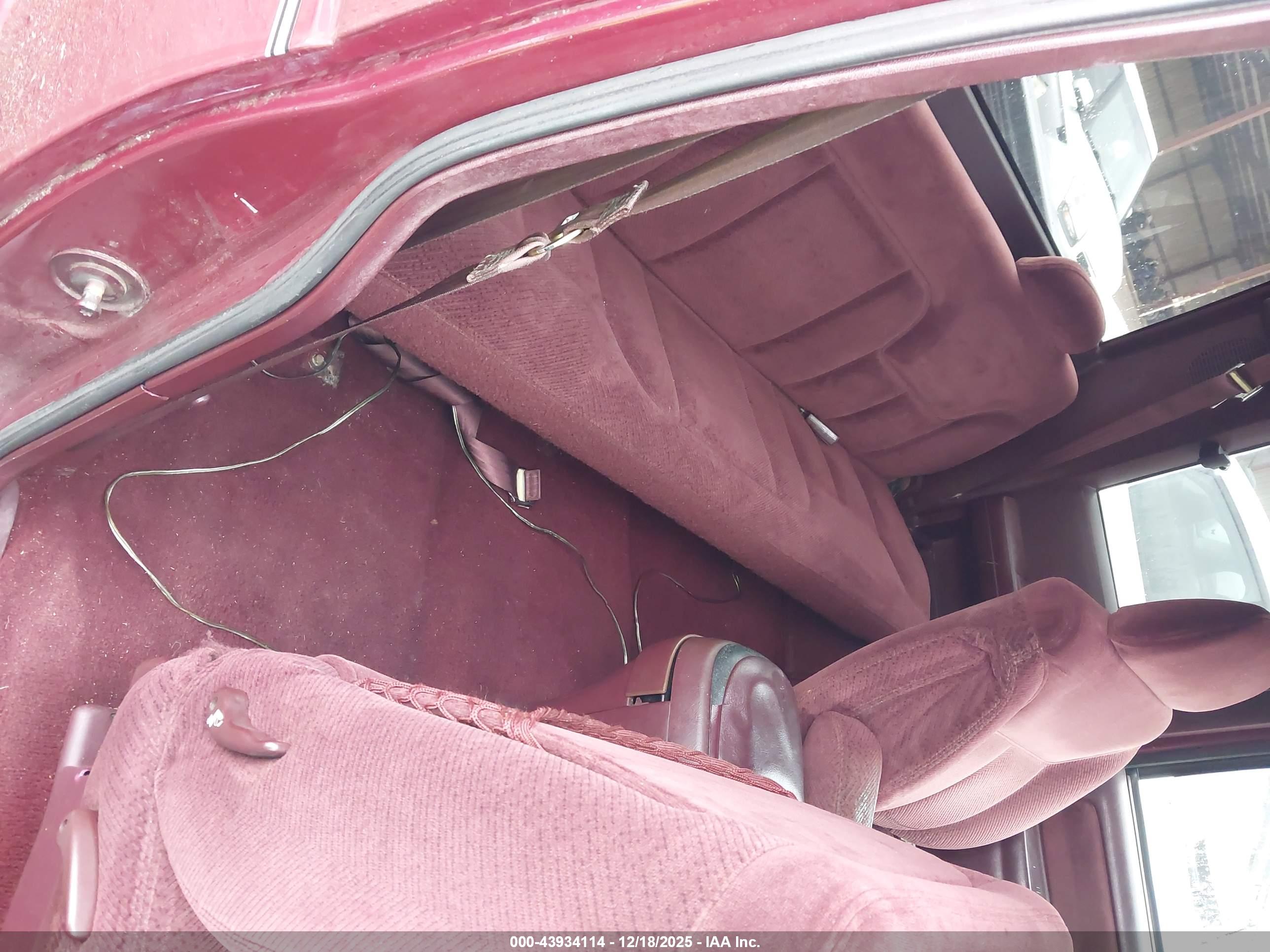CHEVROLET GMT-400 image 8