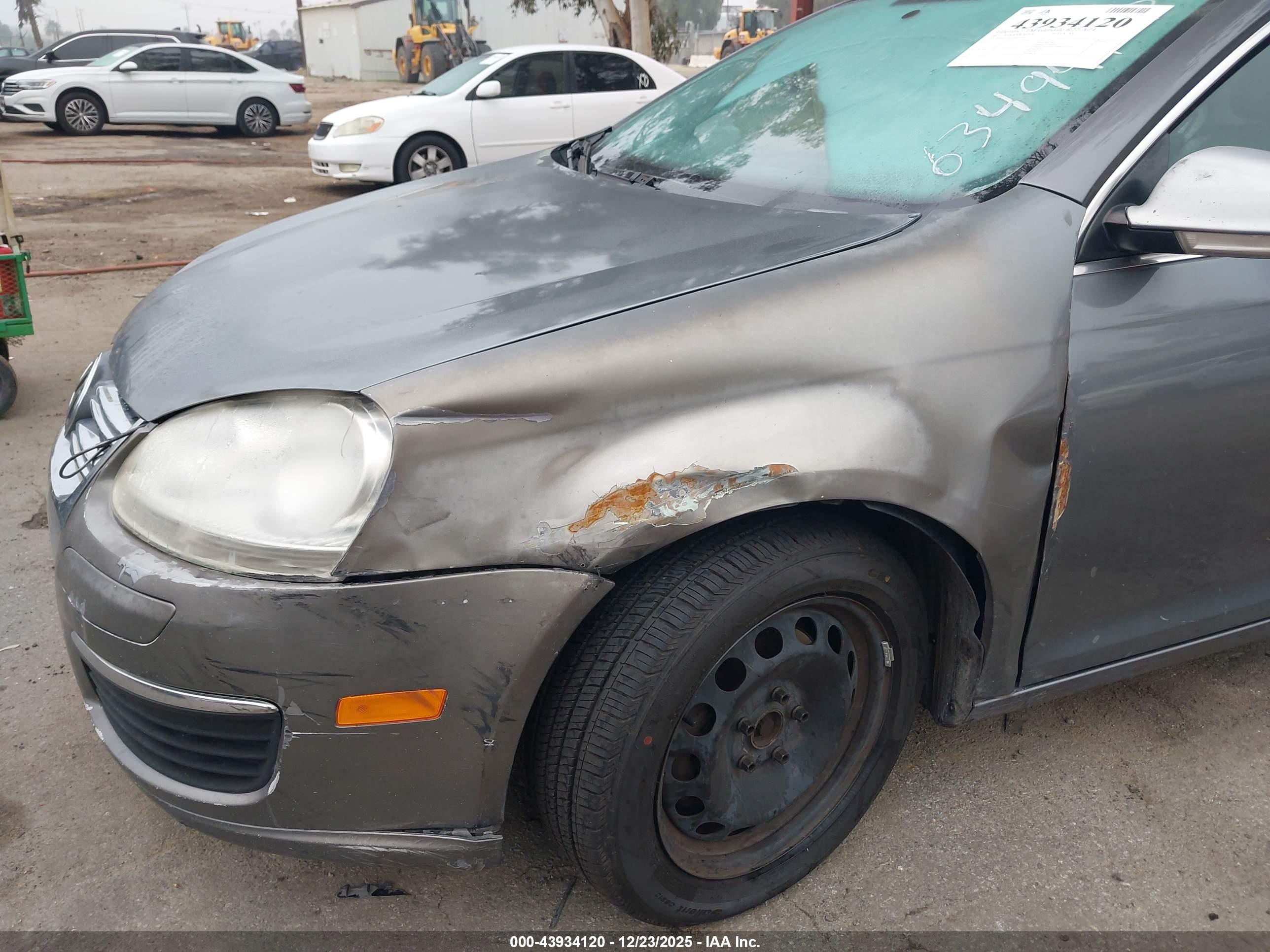 VOLKSWAGEN JETTA image 6