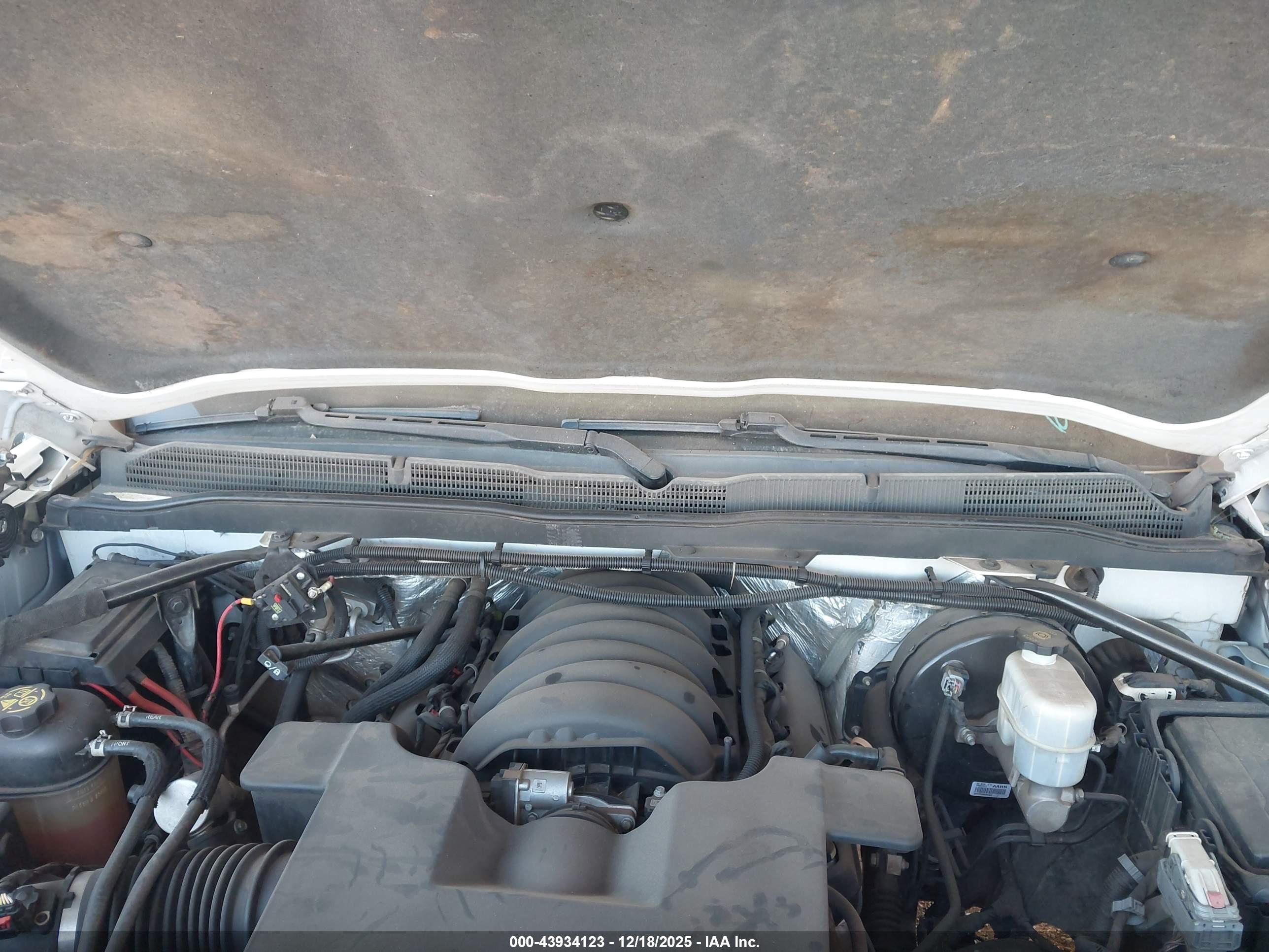 CHEVROLET SILVERADO image 10