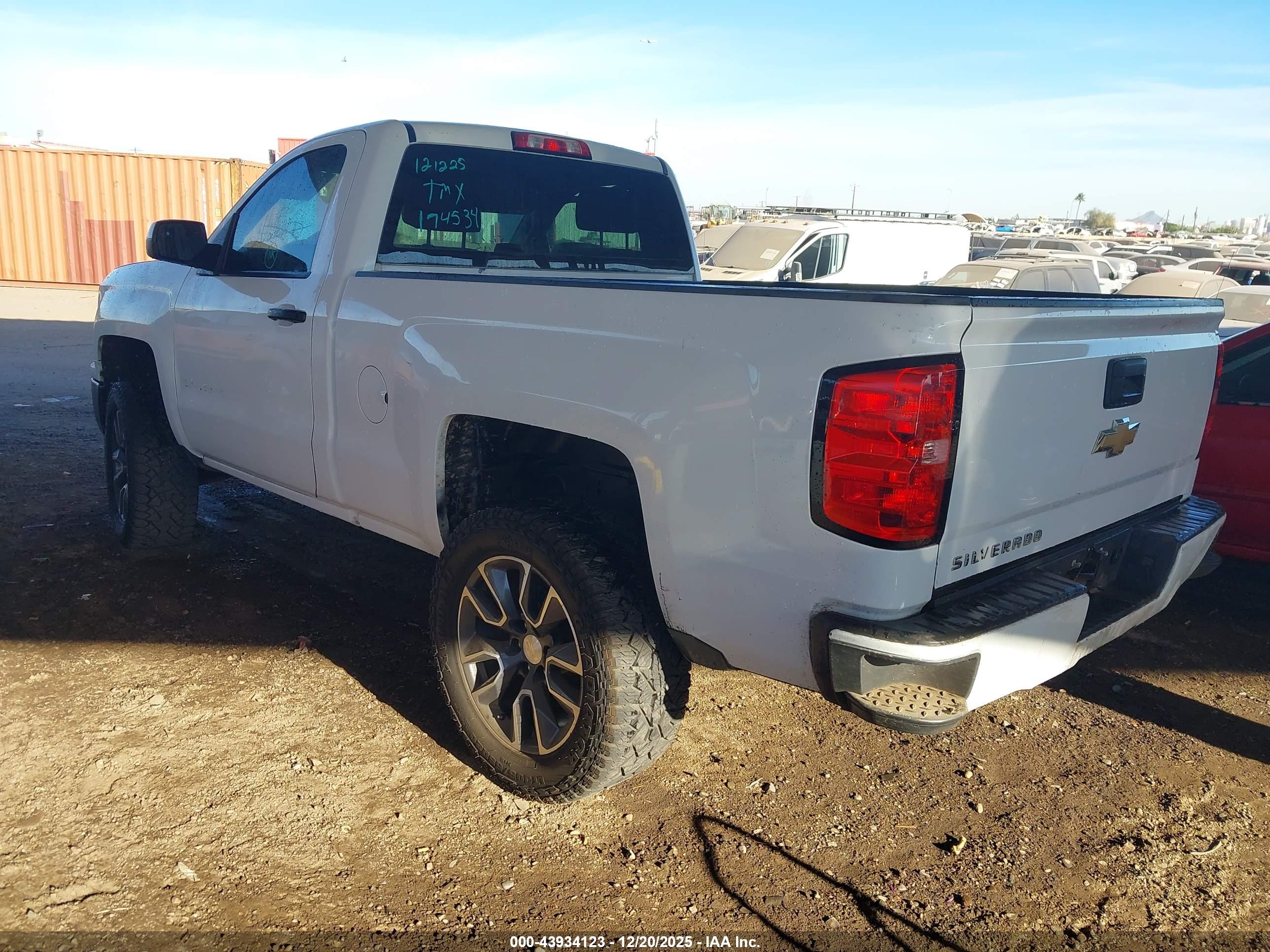 CHEVROLET SILVERADO image 3