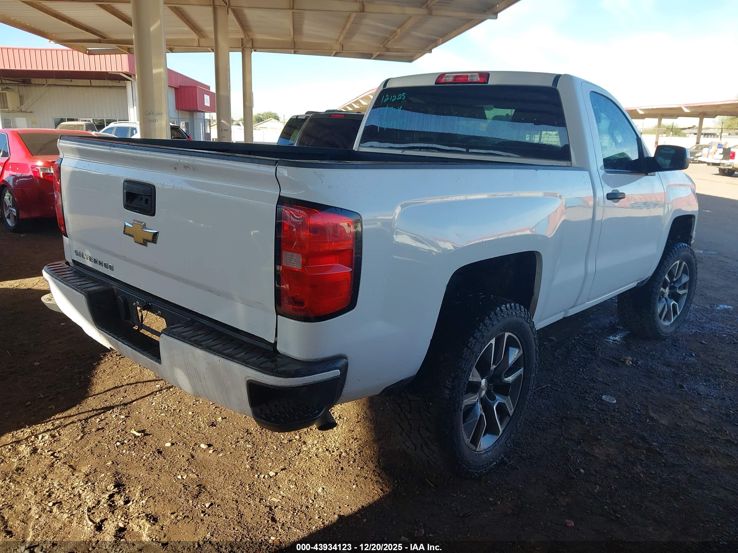 CHEVROLET SILVERADO image 4