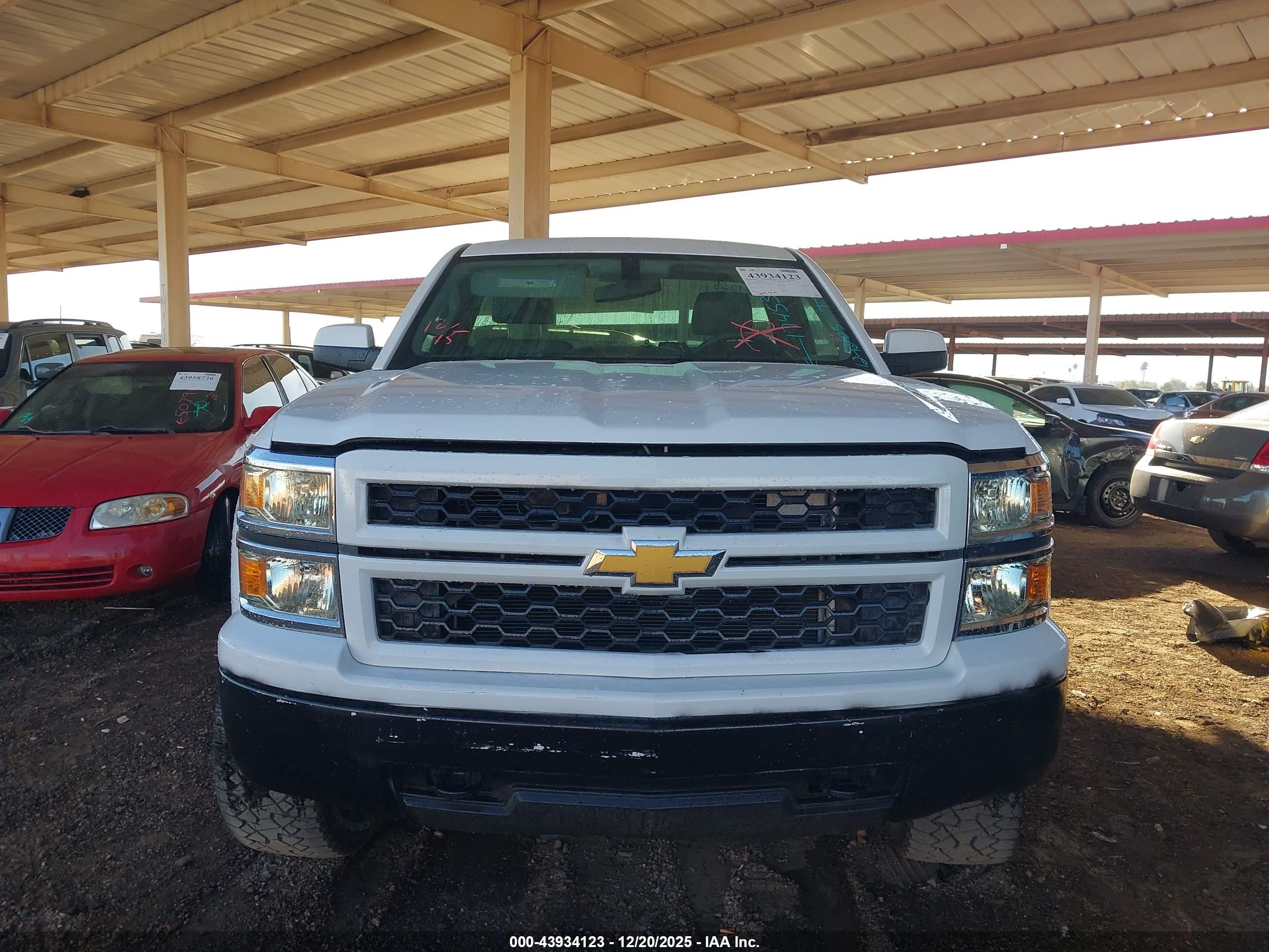 CHEVROLET SILVERADO image 6