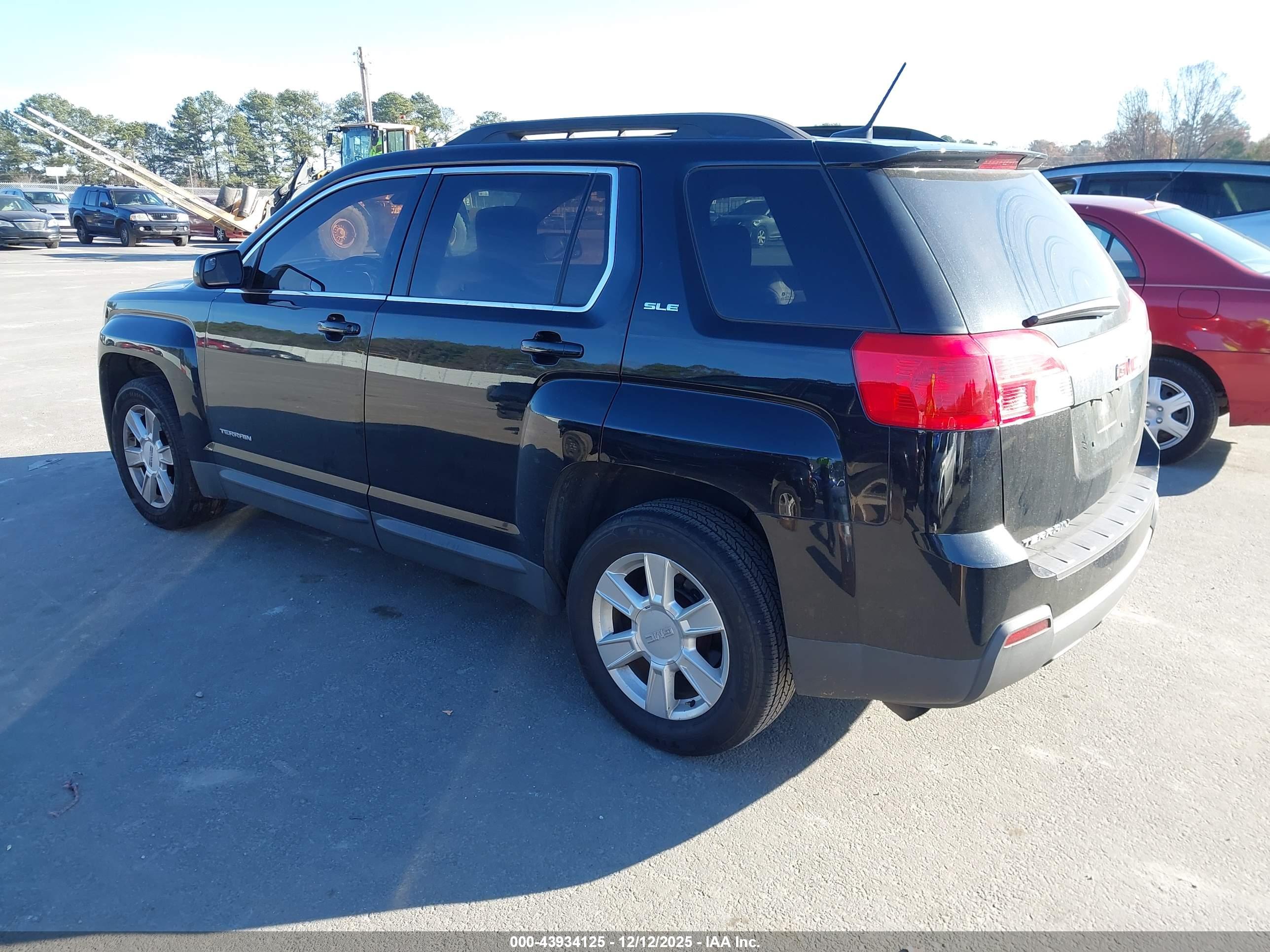 GMC TERRAIN image 3