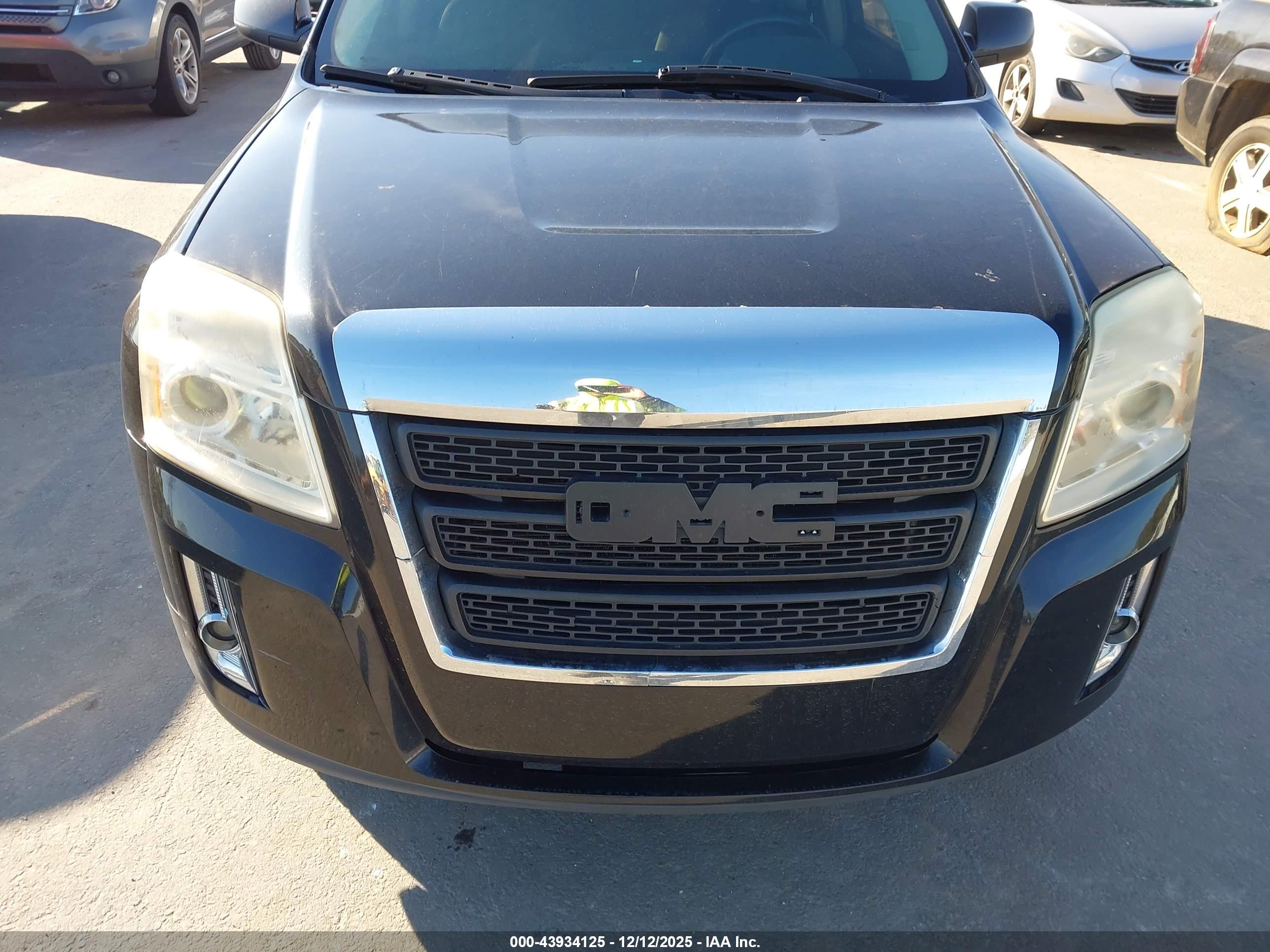 GMC TERRAIN image 6