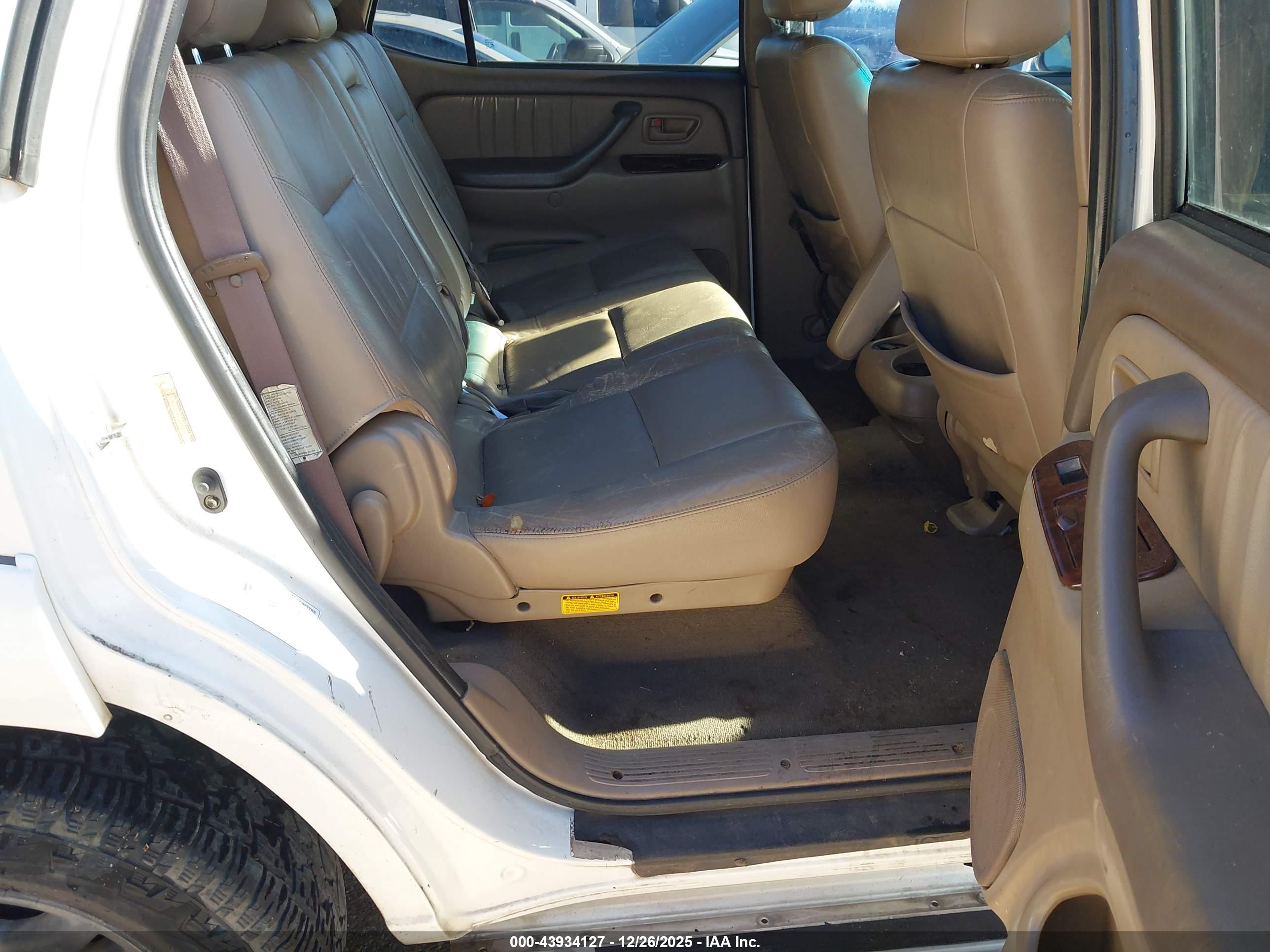TOYOTA SEQUOIA image 8
