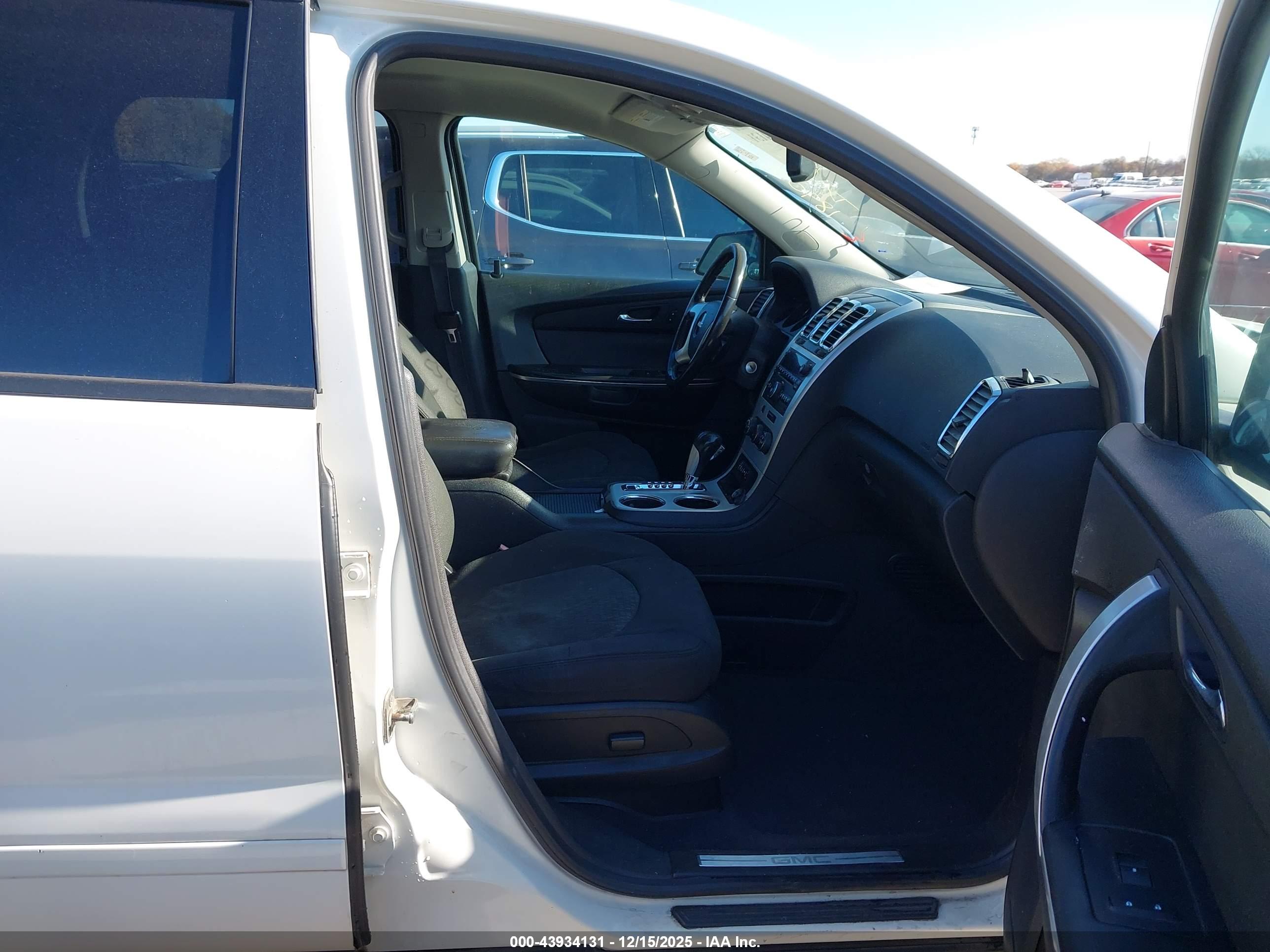 GMC ACADIA image 5