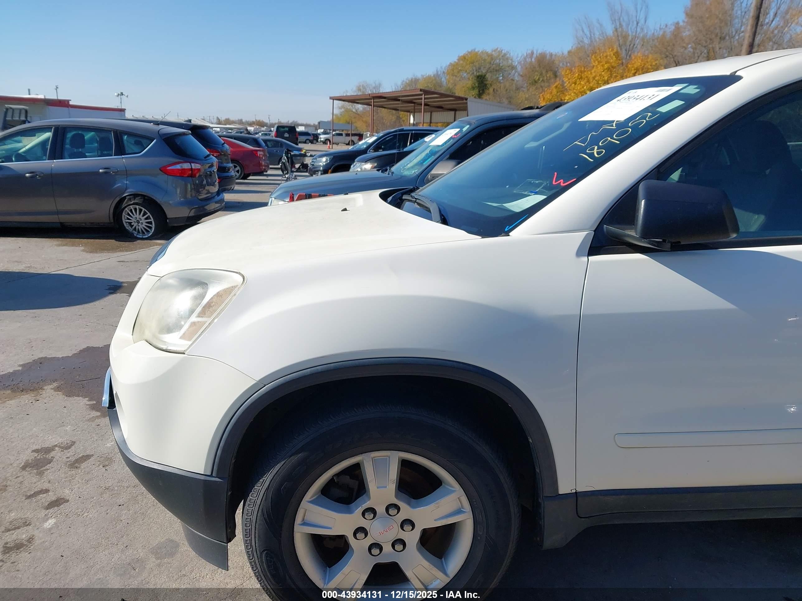 GMC ACADIA image 6