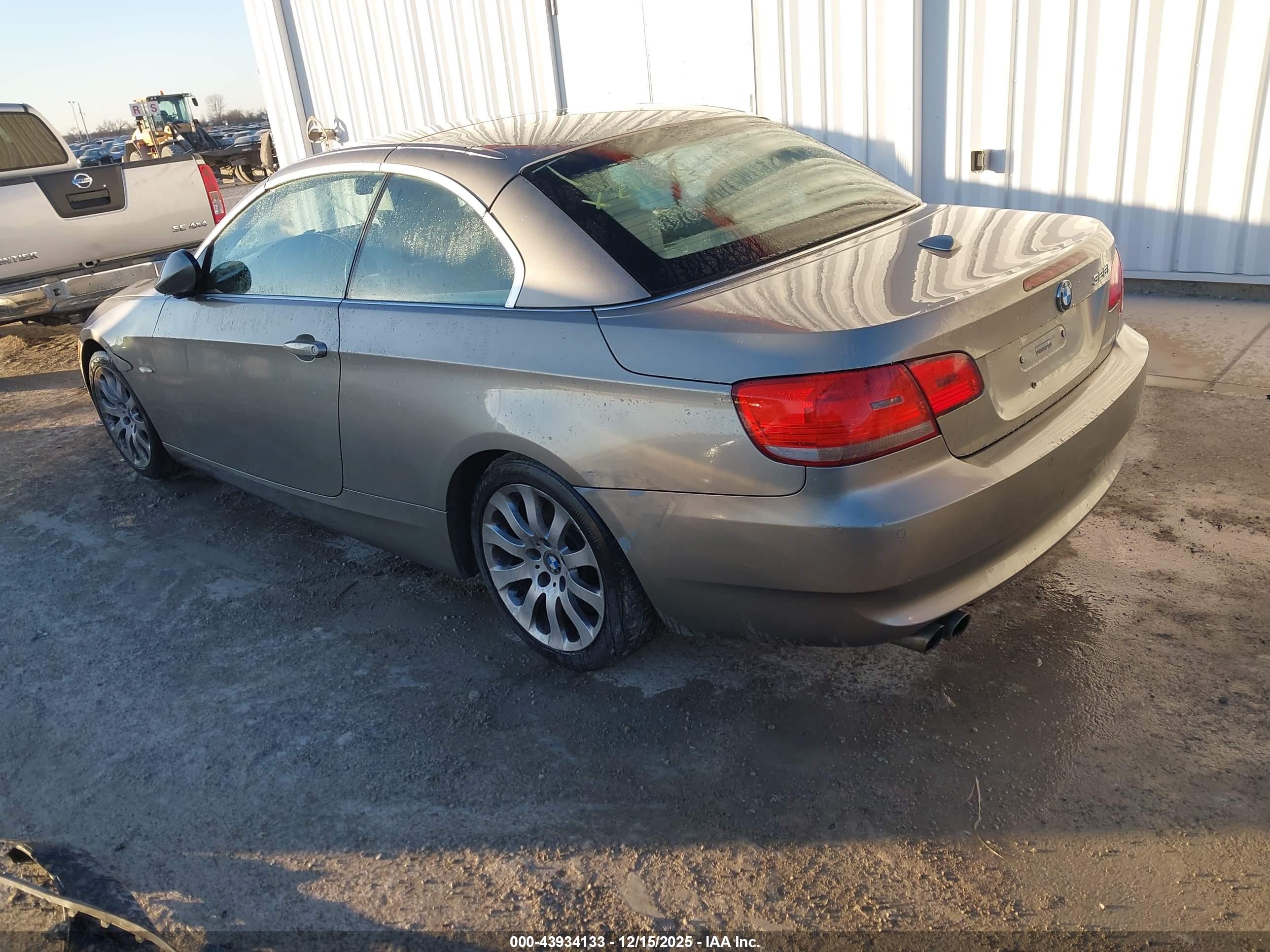 BMW 328I image 3
