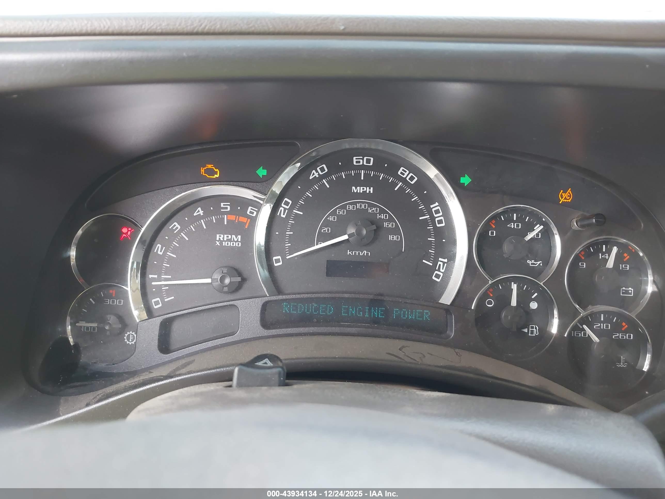 CADILLAC ESCALADE image 7