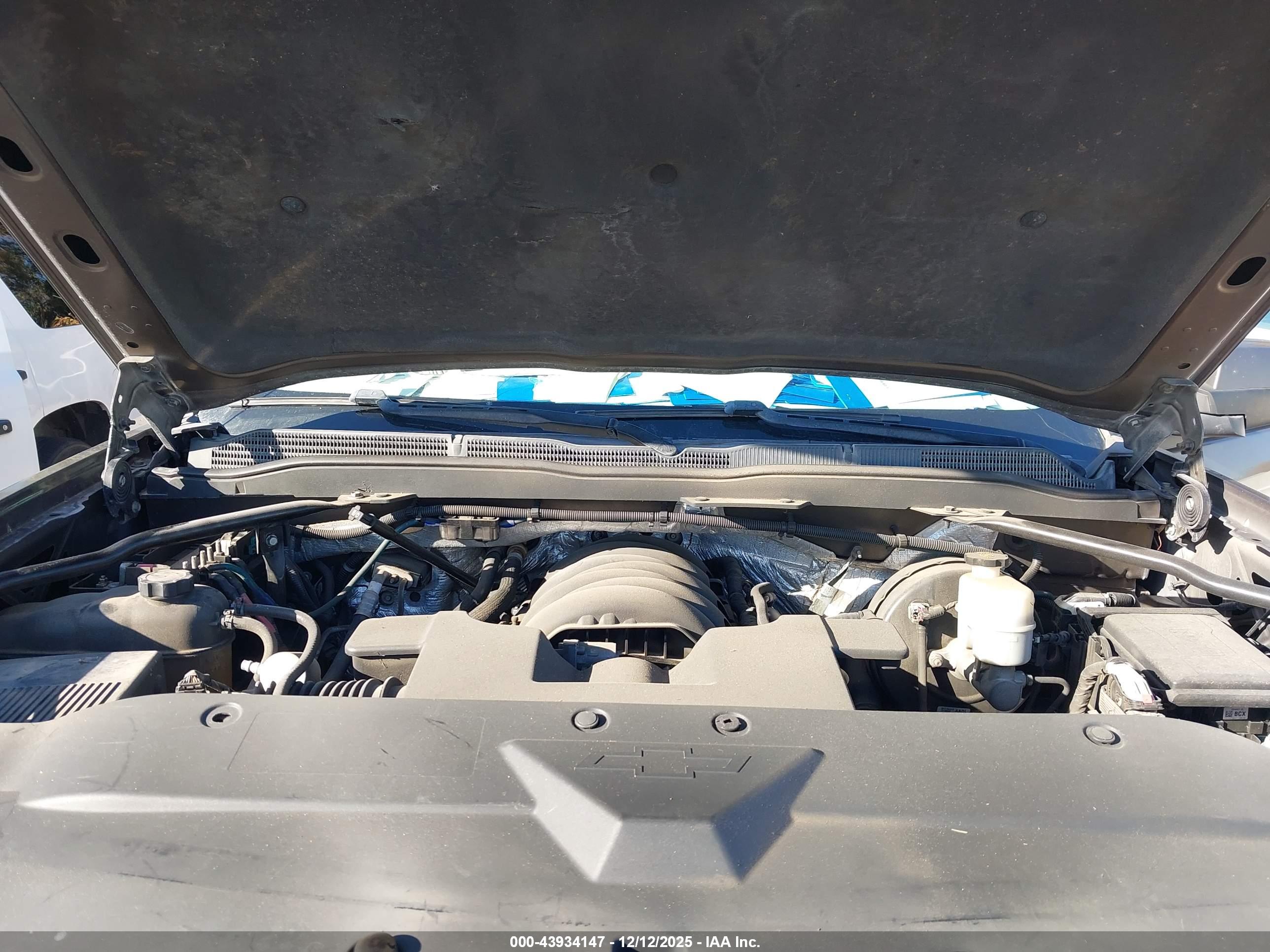 CHEVROLET SILVERADO image 10
